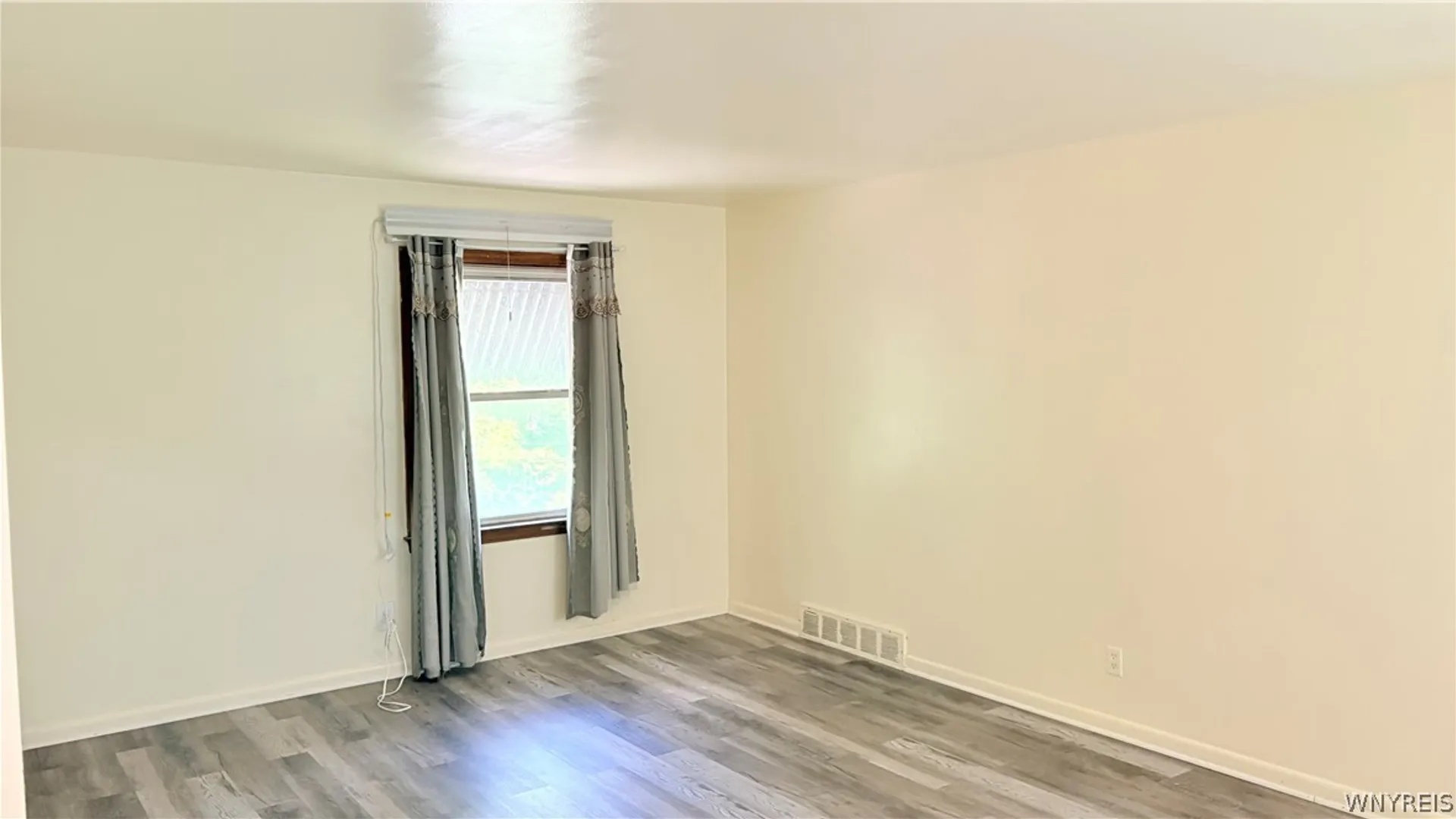 Property at 353 38th Street, Niagara Falls, NY 14303 13