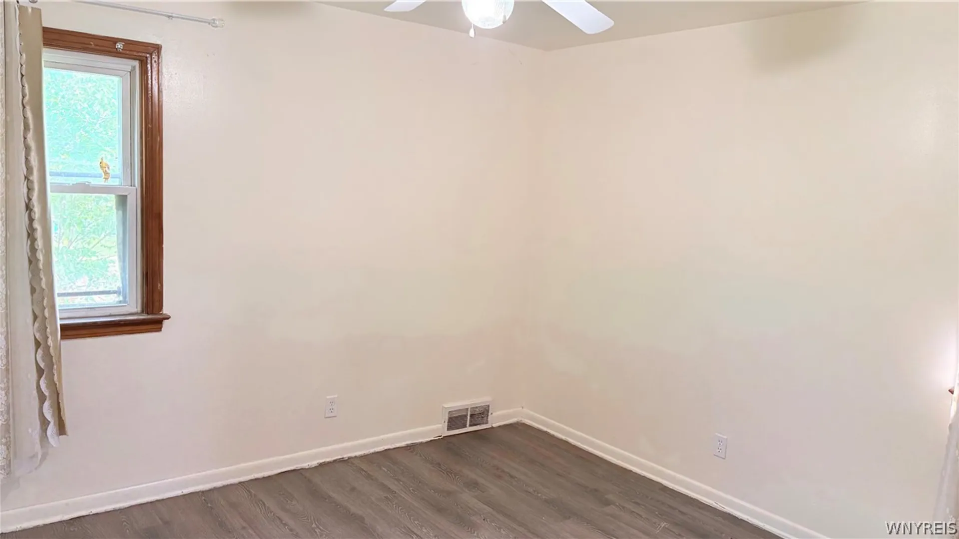 Property at 353 38th Street, Niagara Falls, NY 14303 18