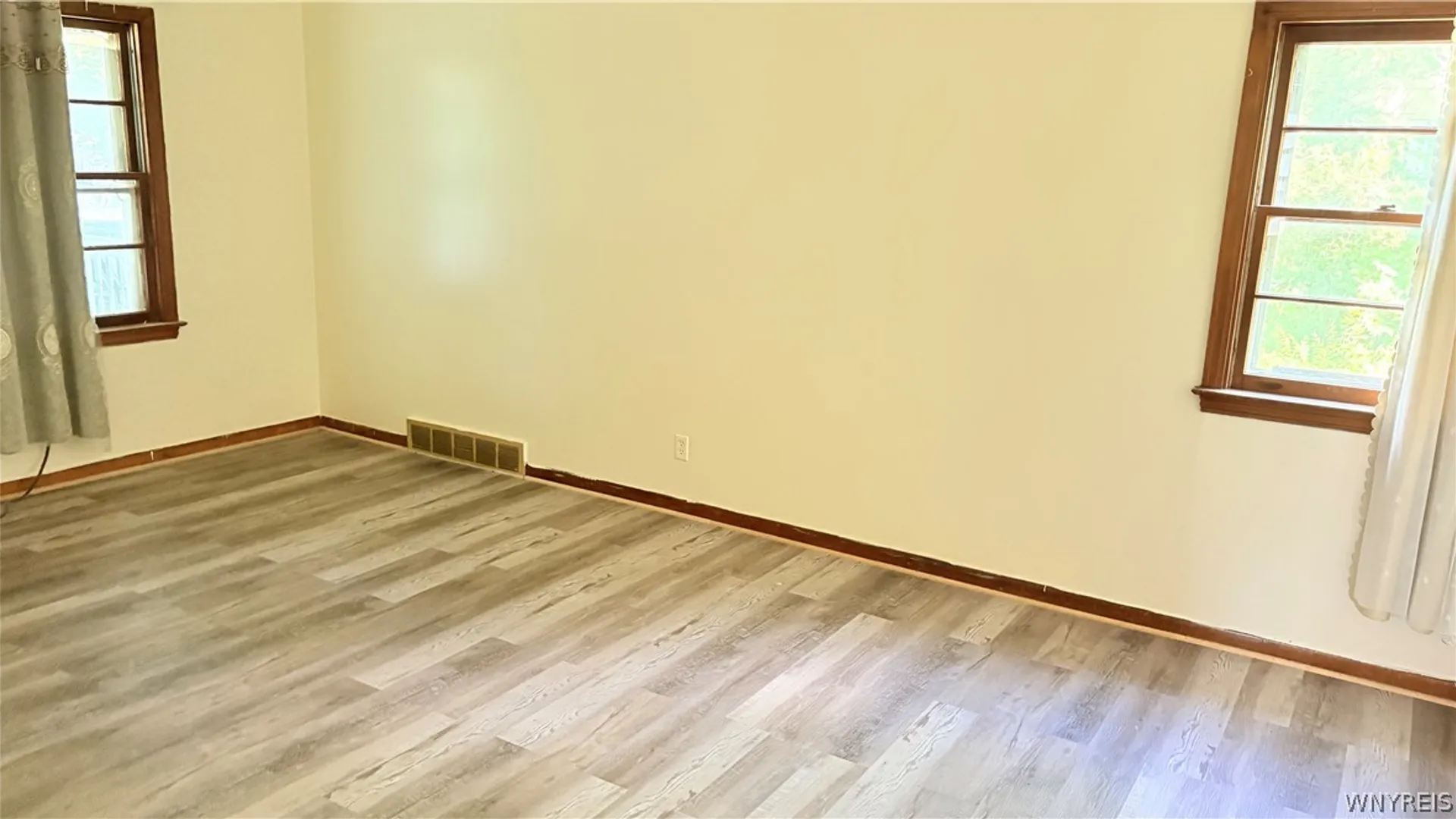 Property at 353 38th Street, Niagara Falls, NY 14303 23
