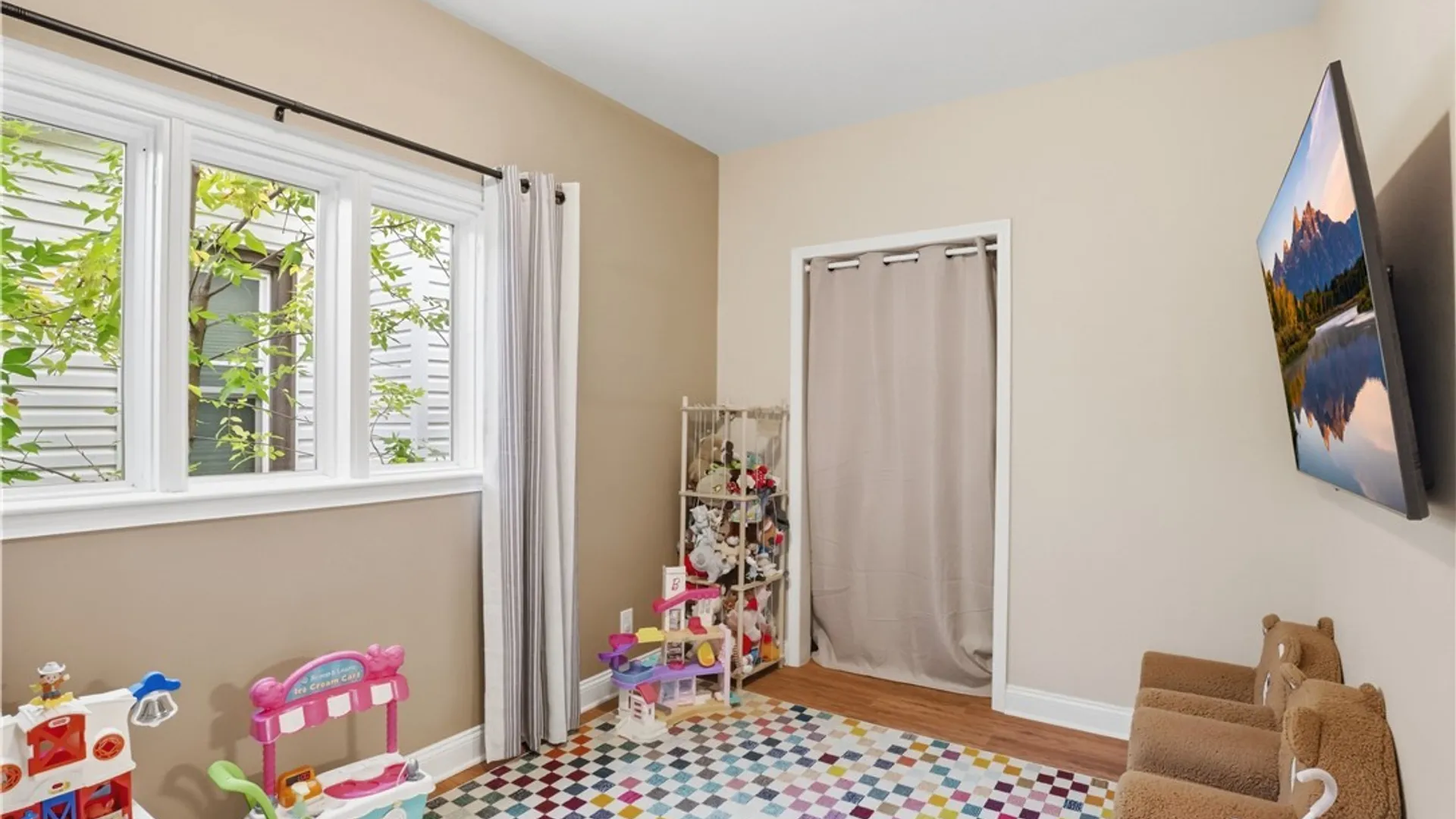 Property at 190 Laverack Avenue, Lancaster, NY 14043 15