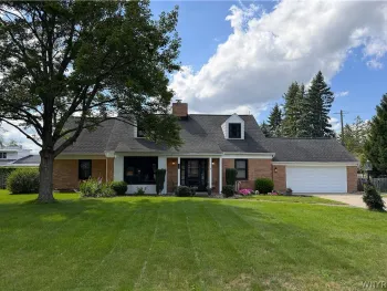 Property at 4262 W Susan Drive, Clarence, NY 14221