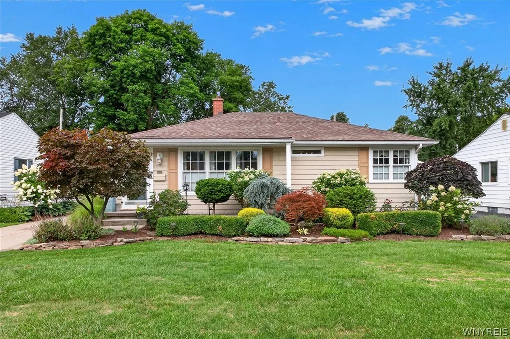 Property at 36 Lorfield Dr, Amherst, NY 14226