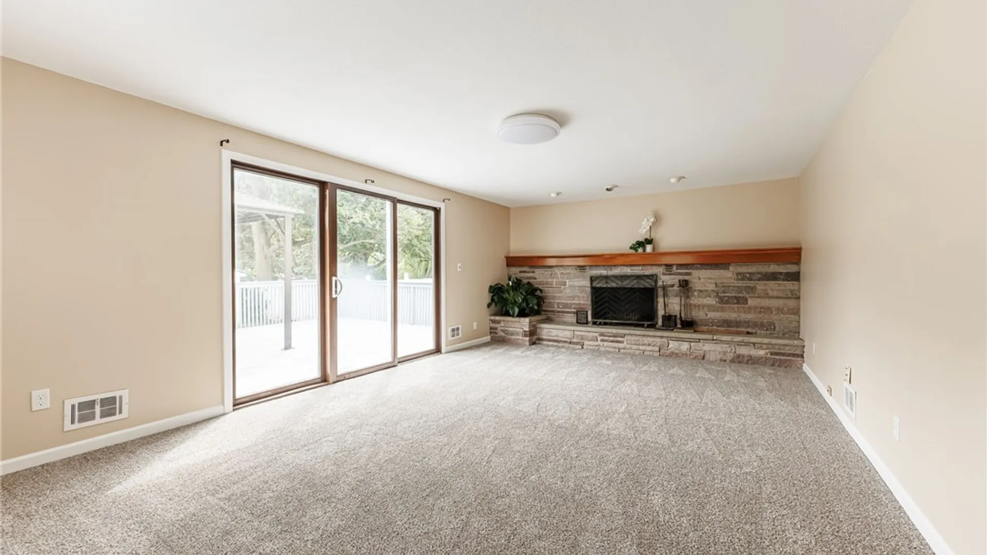 Property at 35 Grecian Parkway, Greece, NY 14626 17