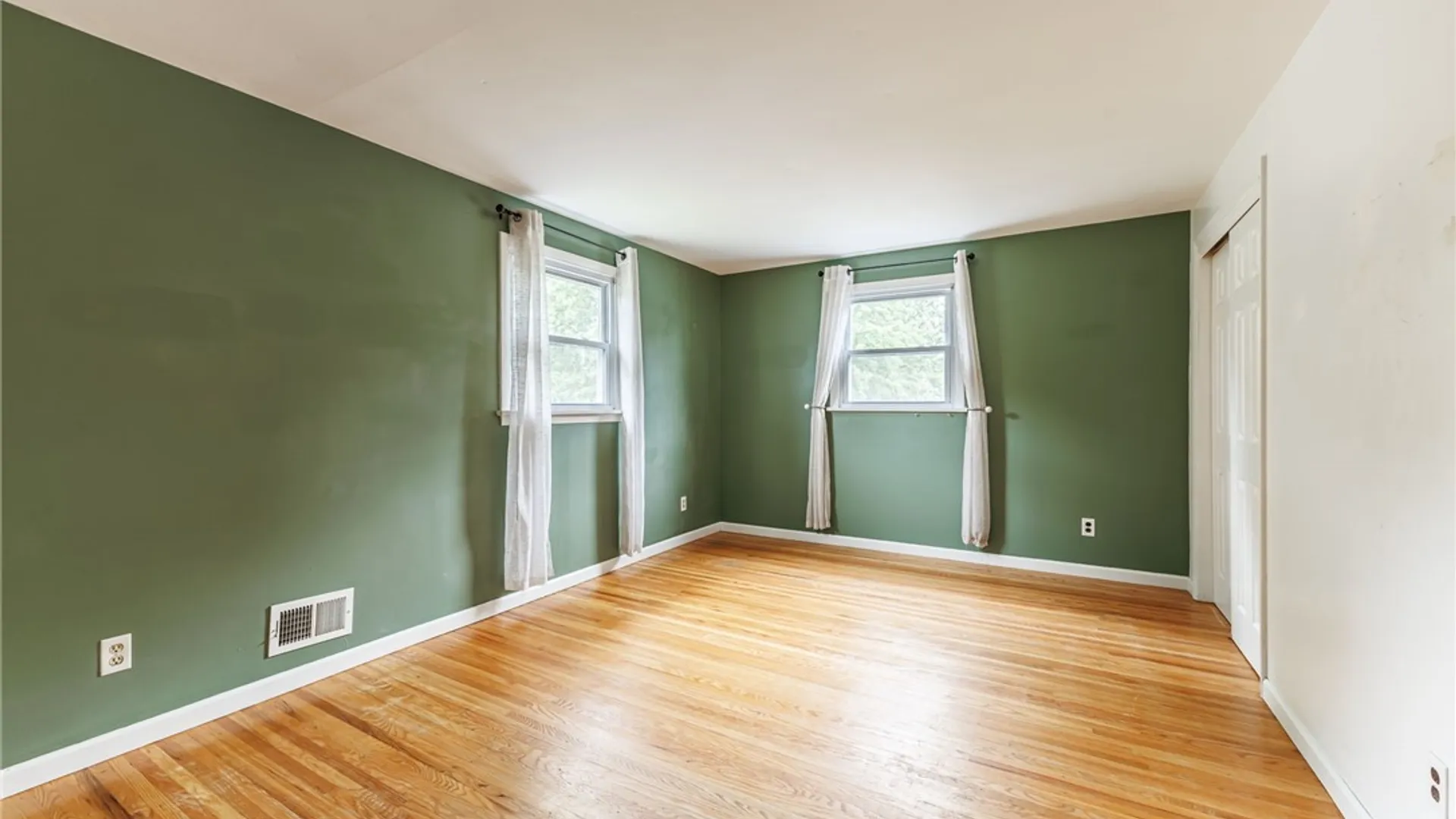 Property at 35 Grecian Parkway, Greece, NY 14626 22