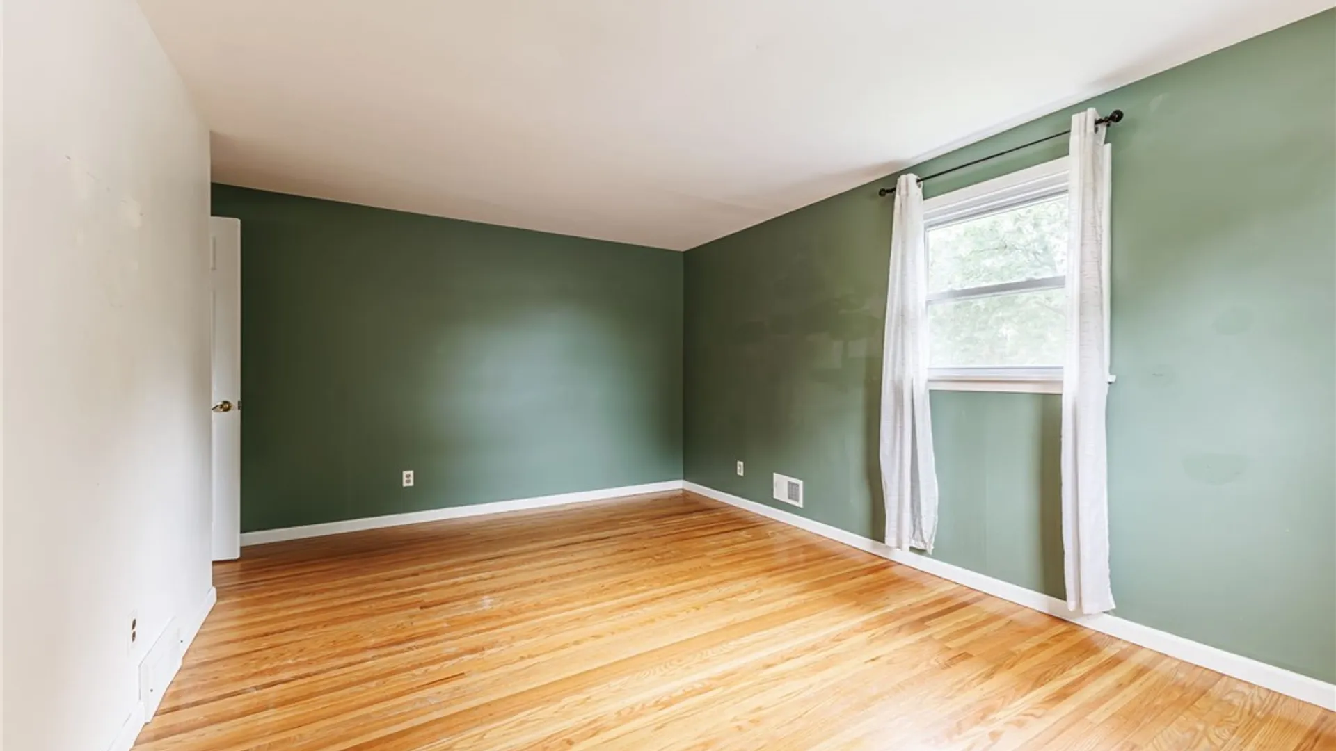 Property at 35 Grecian Parkway, Greece, NY 14626 23