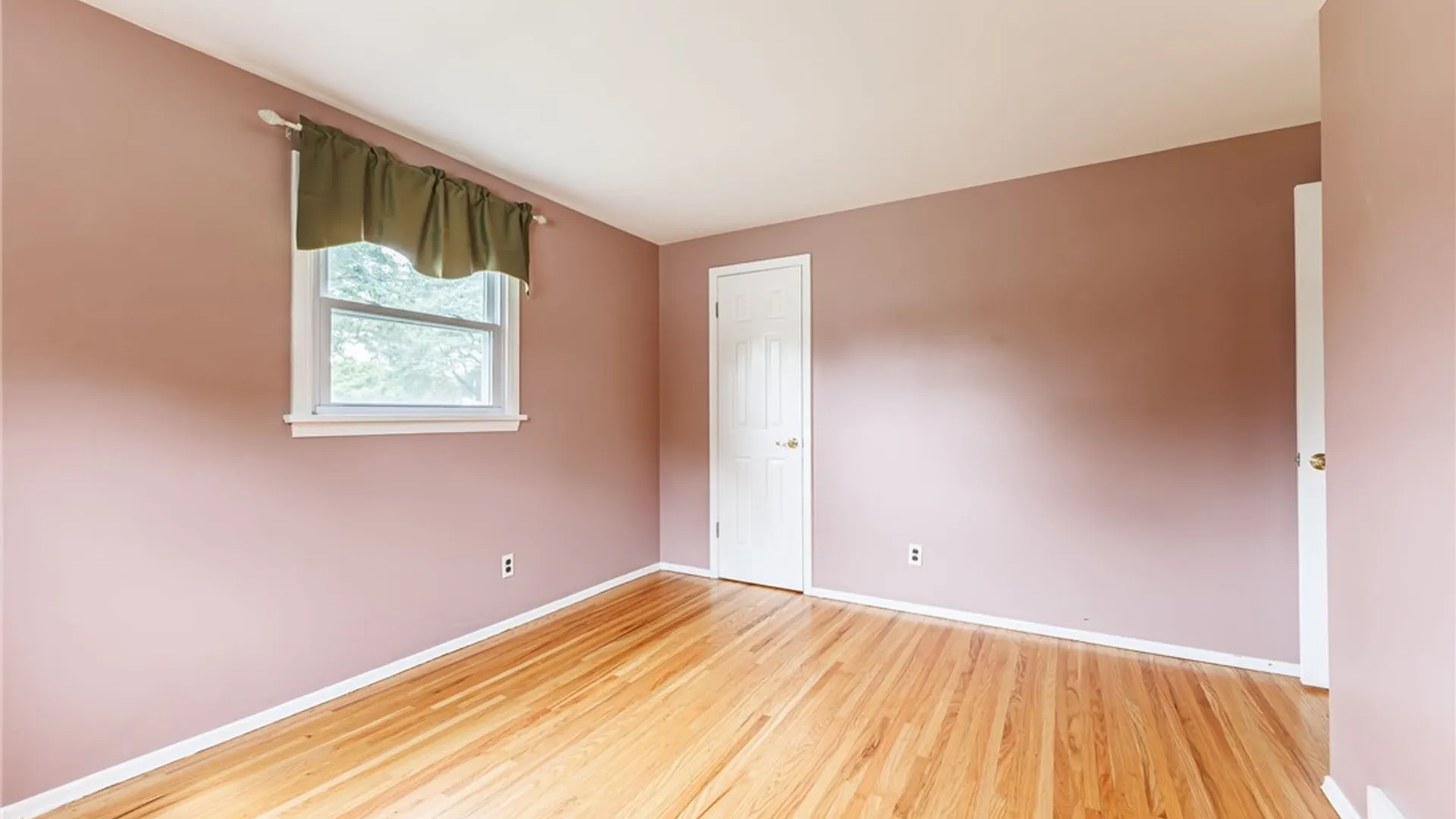 Property at 35 Grecian Parkway, Greece, NY 14626 25