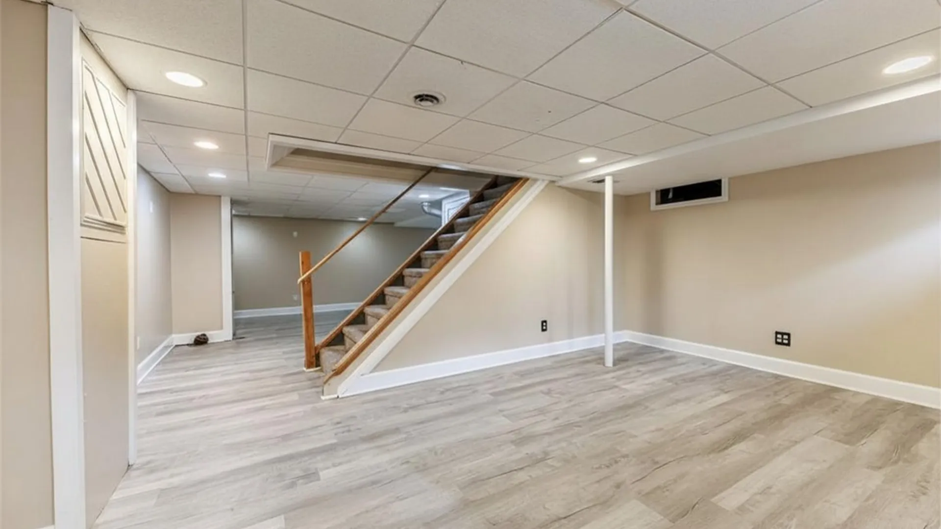 Property at 35 Grecian Parkway, Greece, NY 14626 31