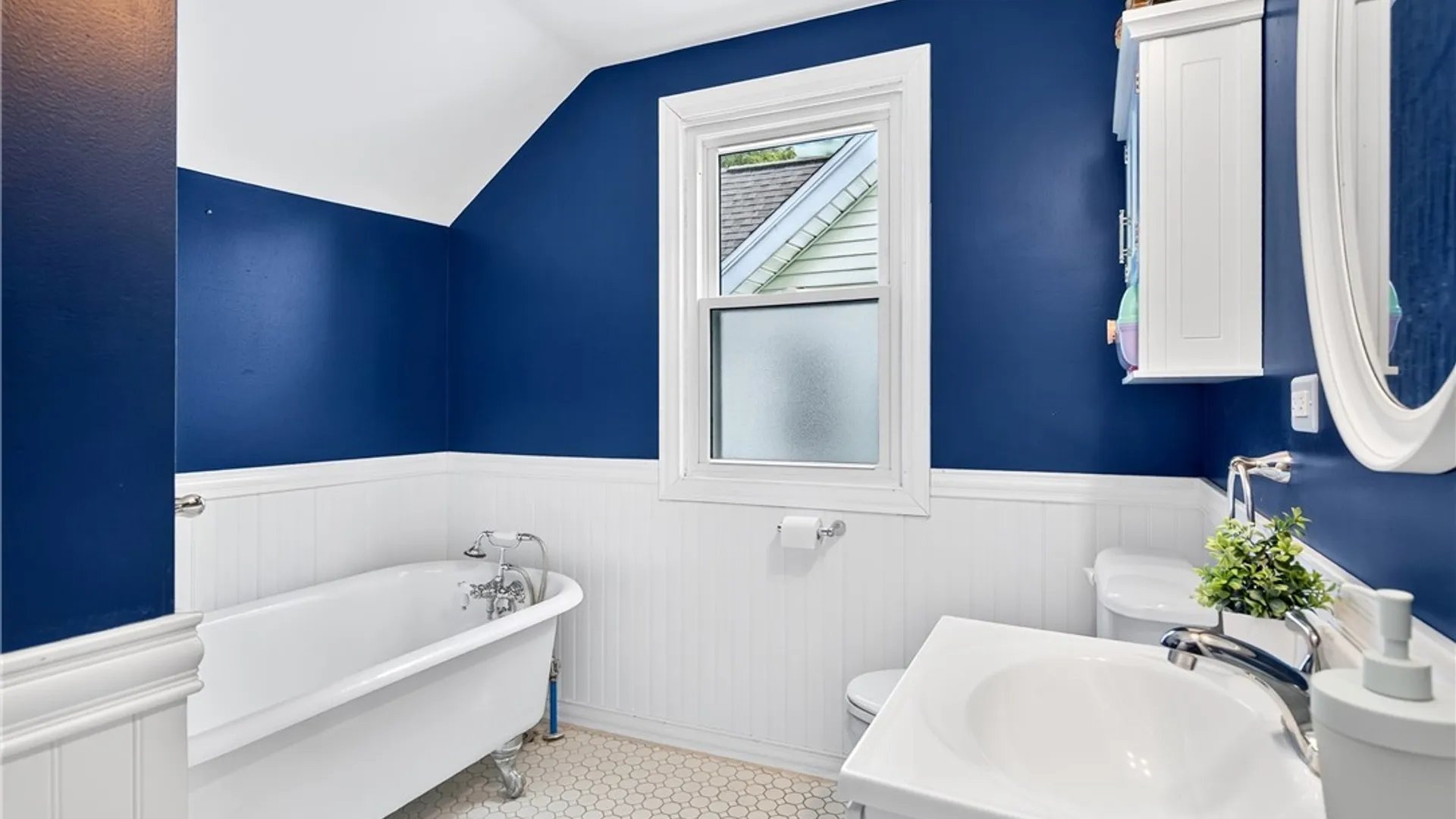 Property at 46 Strathmore Avenue, Buffalo, NY 14220 24