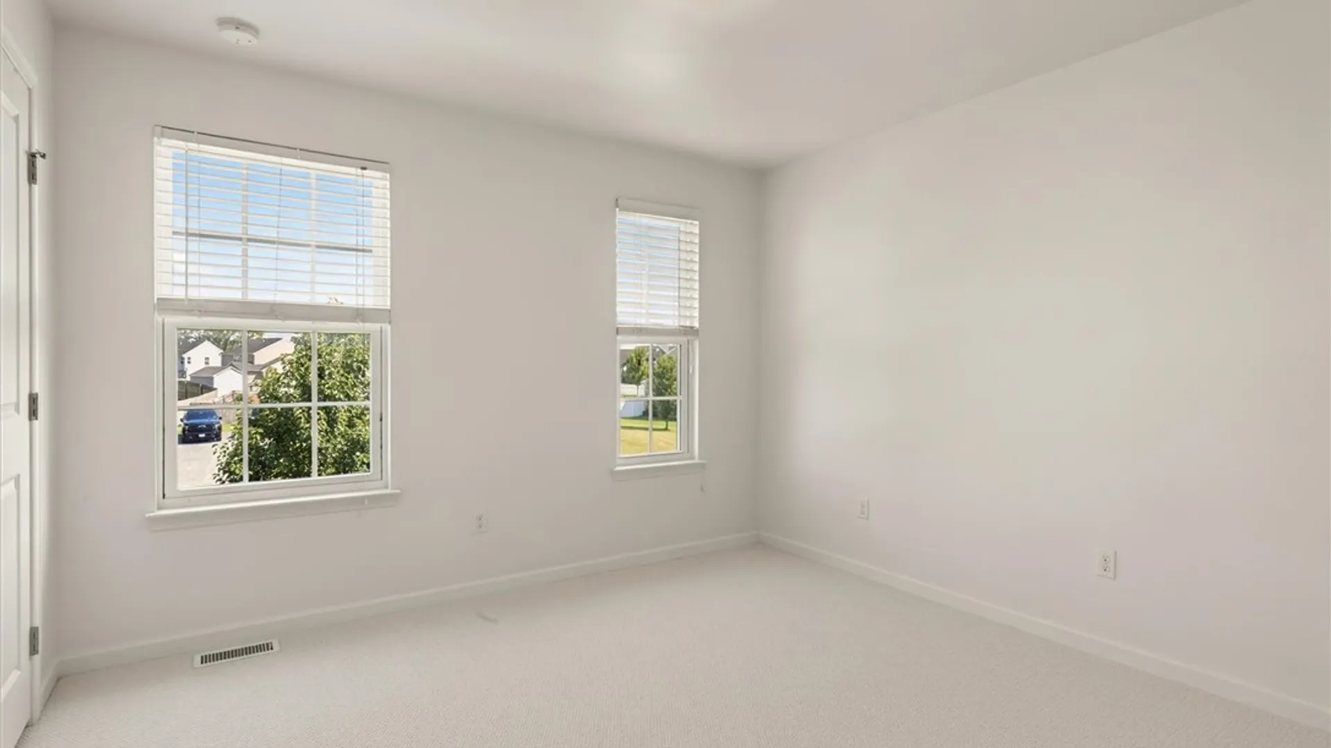 Property at 84 Elmcrest Rise, Henrietta, NY 14586 39