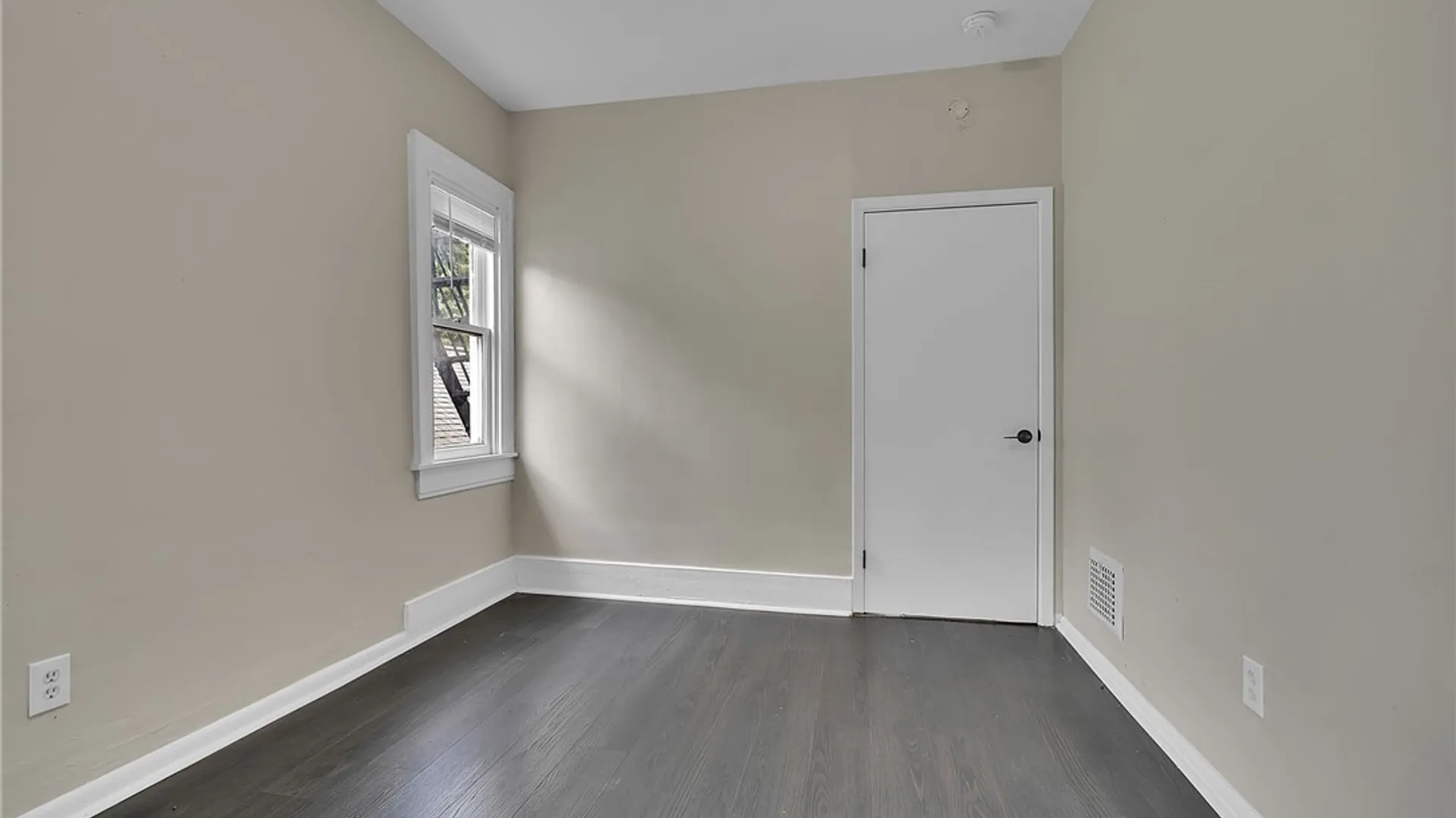 Property at 129 Farmer Street, Buffalo, NY 14207 17