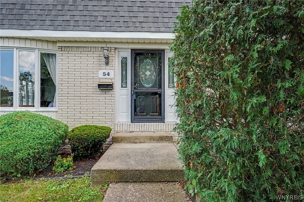 Property at 54 Harrogate, Amherst, NY 14221