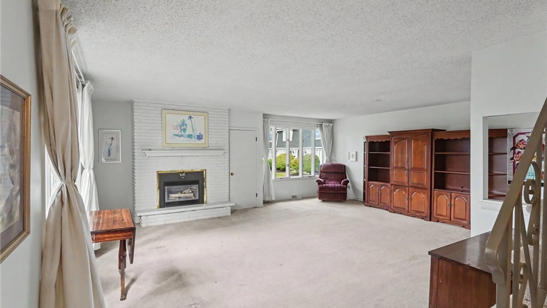 Property at 54 Harrogate, Amherst, NY 14221 5