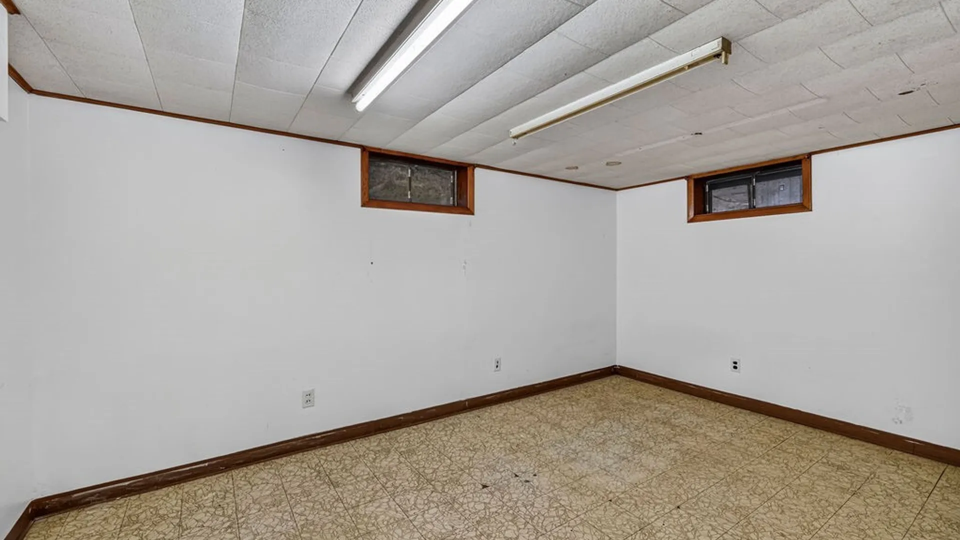 Property at 39 Lemoine Avenue, Cheektowaga, NY 14227 29