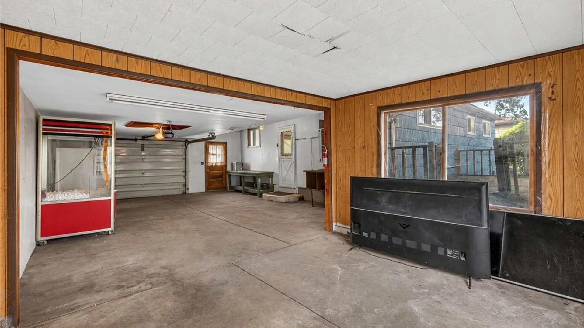 Property at 39 Lemoine Avenue, Cheektowaga, NY 14227 32