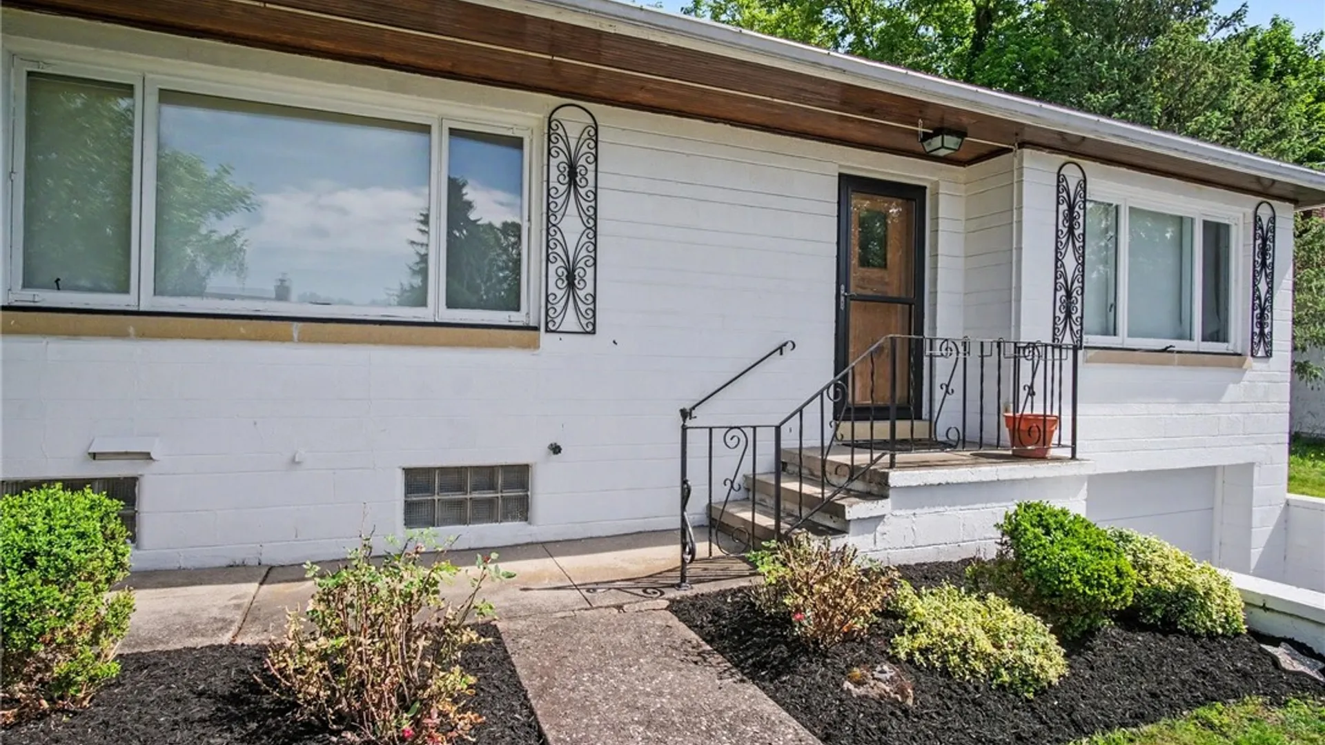 Property at 60 Longcroft Road, Irondequoit, NY 14609 4