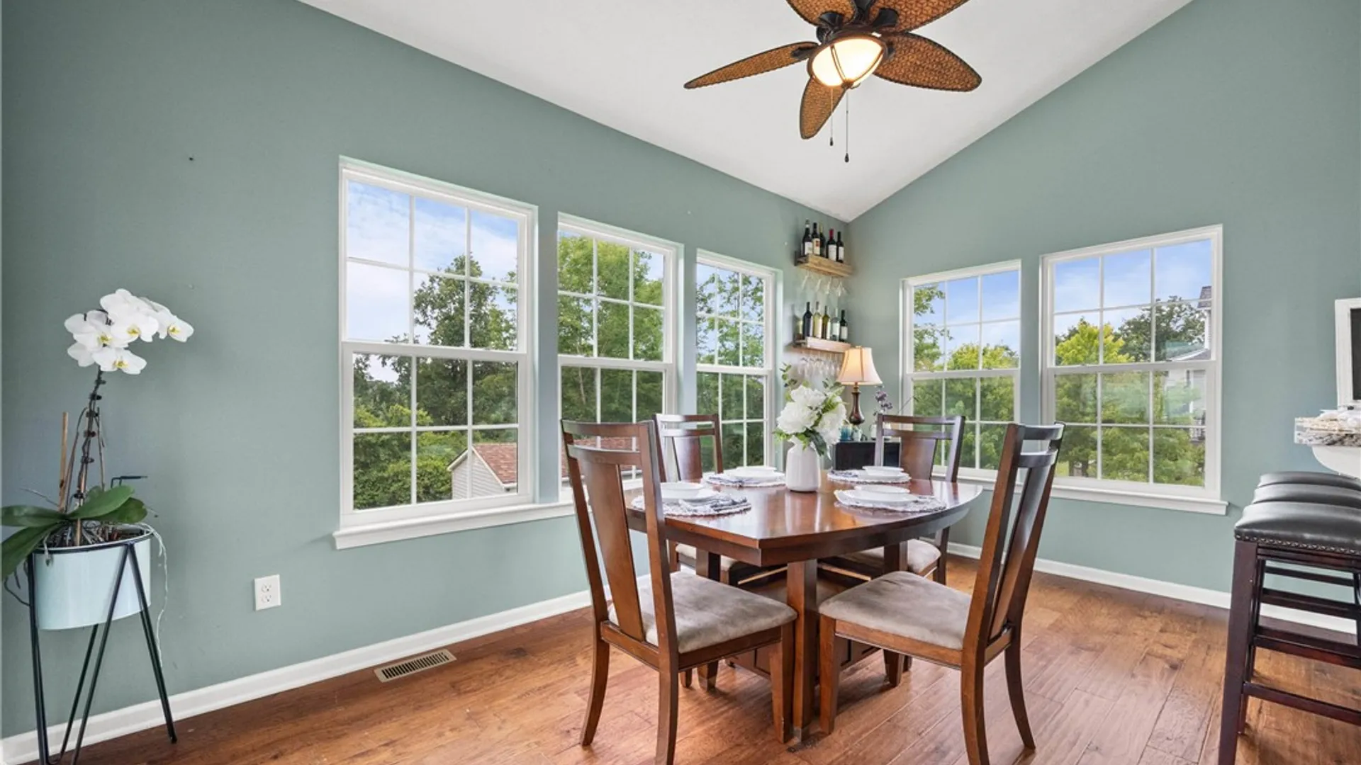 Property at 6598 Bradhurst St, Victor, NY 14564 9