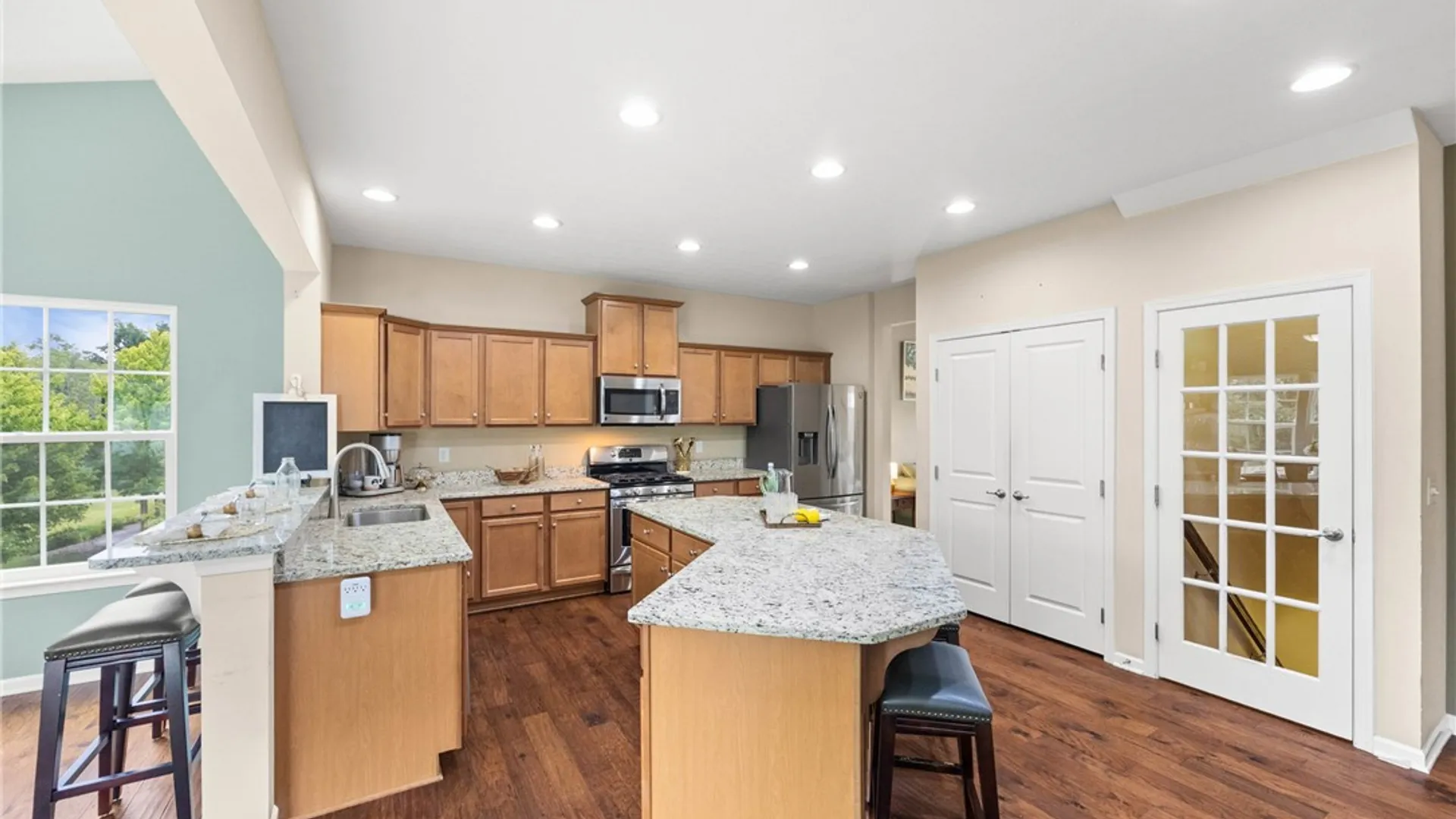 Property at 6598 Bradhurst St, Victor, NY 14564 13