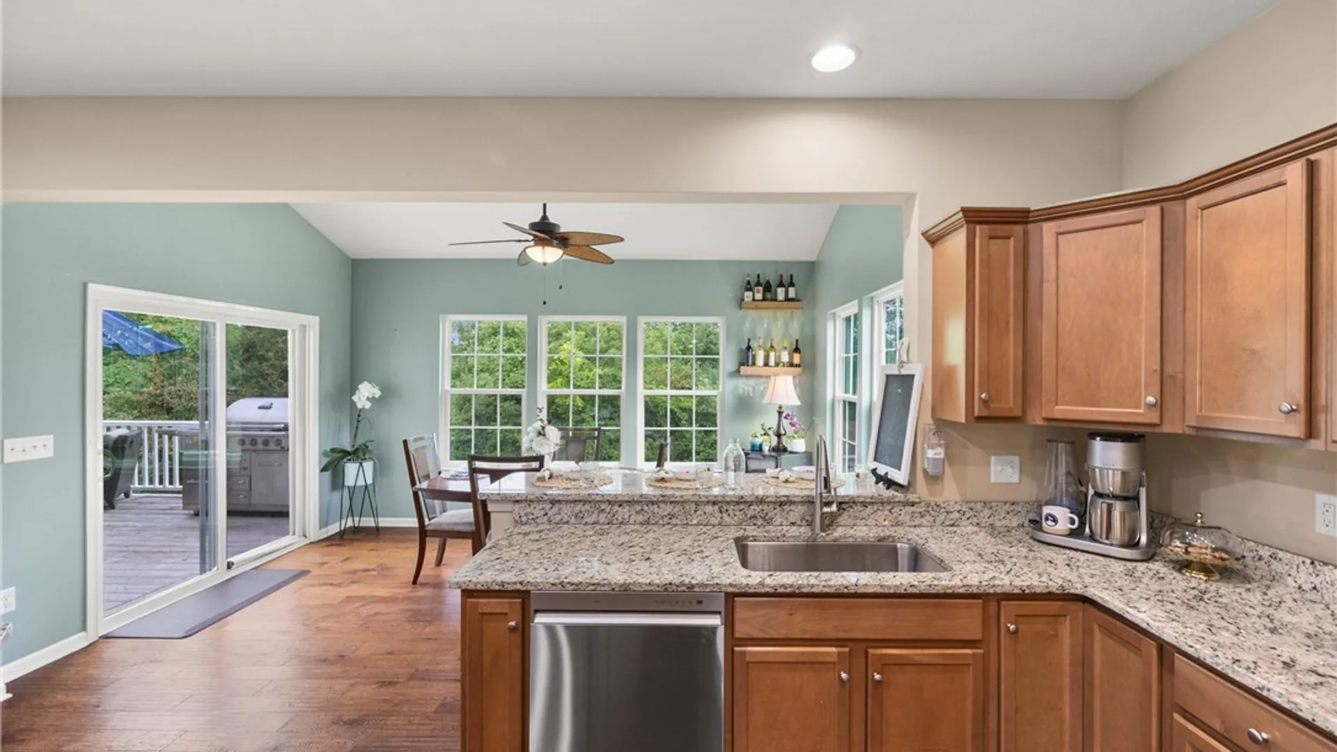 Property at 6598 Bradhurst St, Victor, NY 14564 15