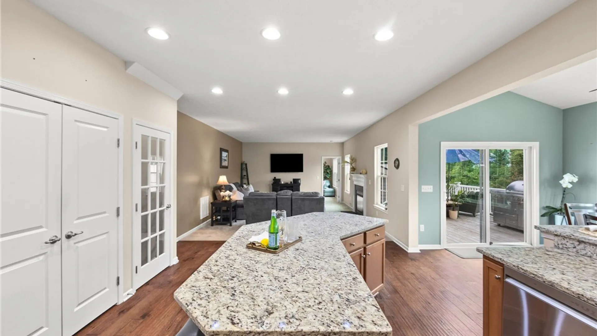 Property at 6598 Bradhurst St, Victor, NY 14564 17