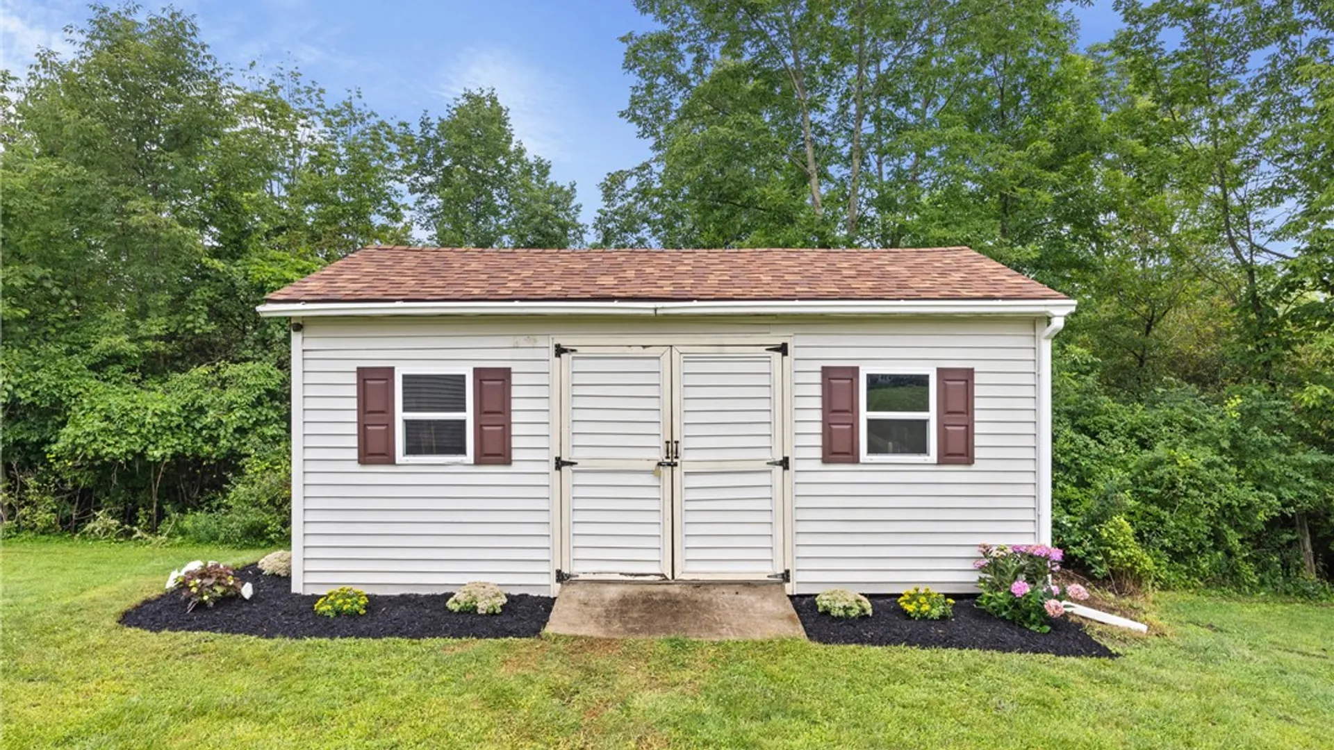 Property at 6598 Bradhurst St, Victor, NY 14564 49