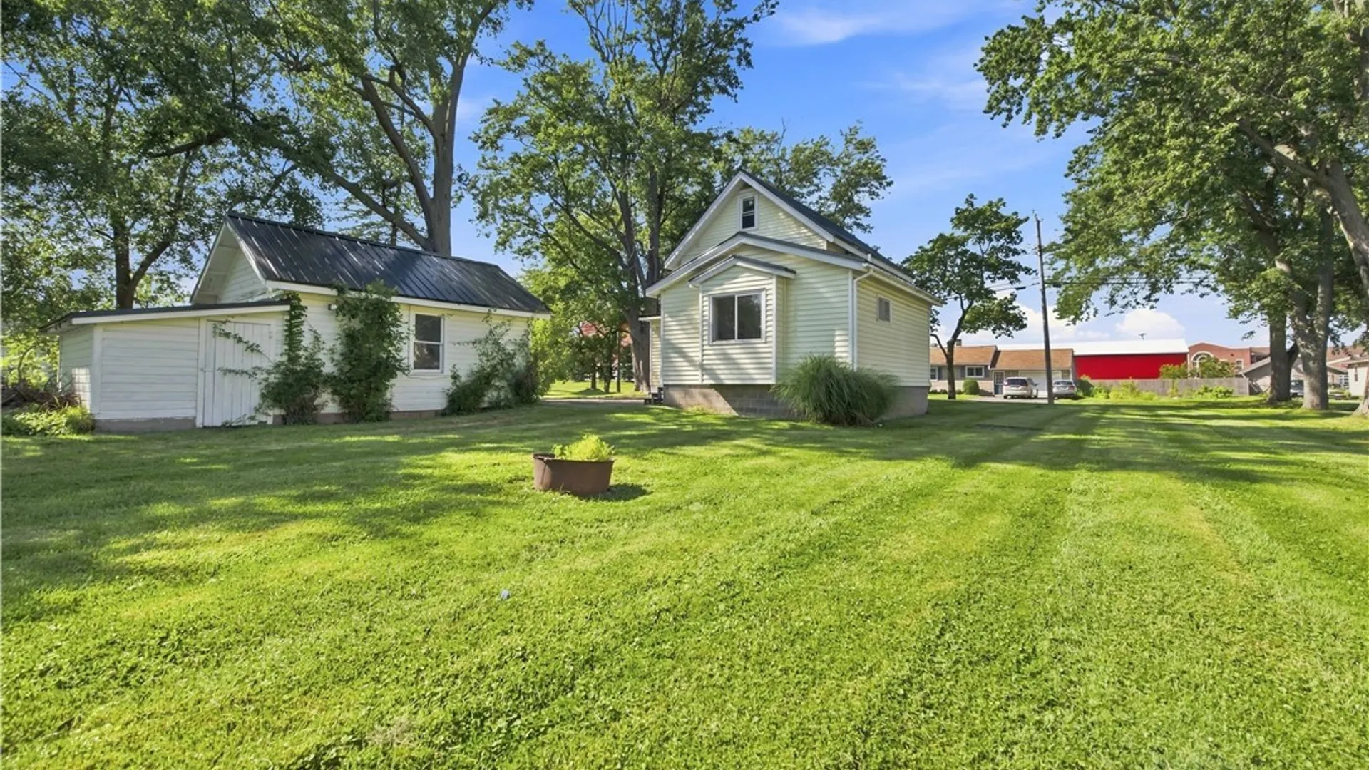 Property at 33 Grove Street, Parma, NY 14468 34