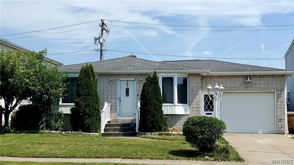 Property at 120 Nantucket Drive, Cheektowaga, NY 14225