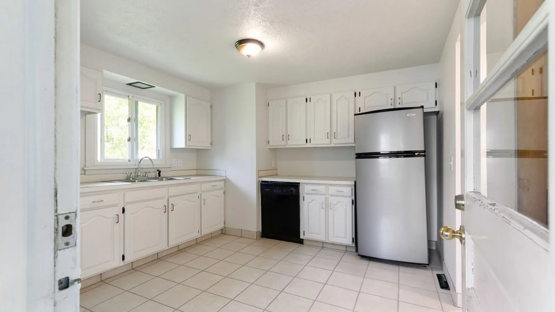 Property at 110 Wolcott Terrace, Syracuse, NY 13207 11