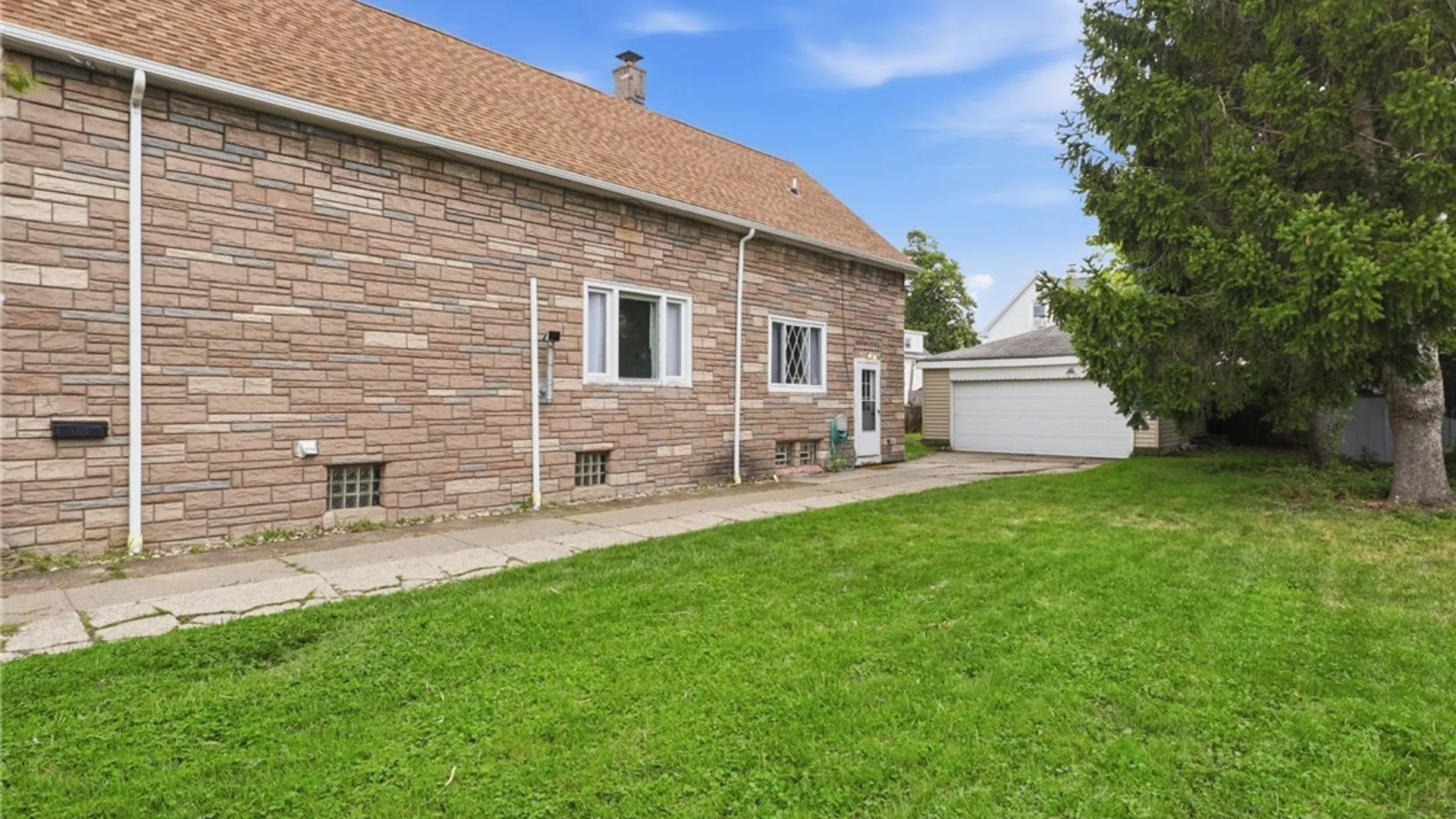 Property at 51 Pleasant Parkway, Cheektowaga, NY 14206 32