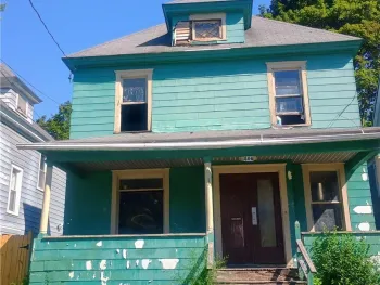Property at 206 W Newell Street, Syracuse, NY 13205