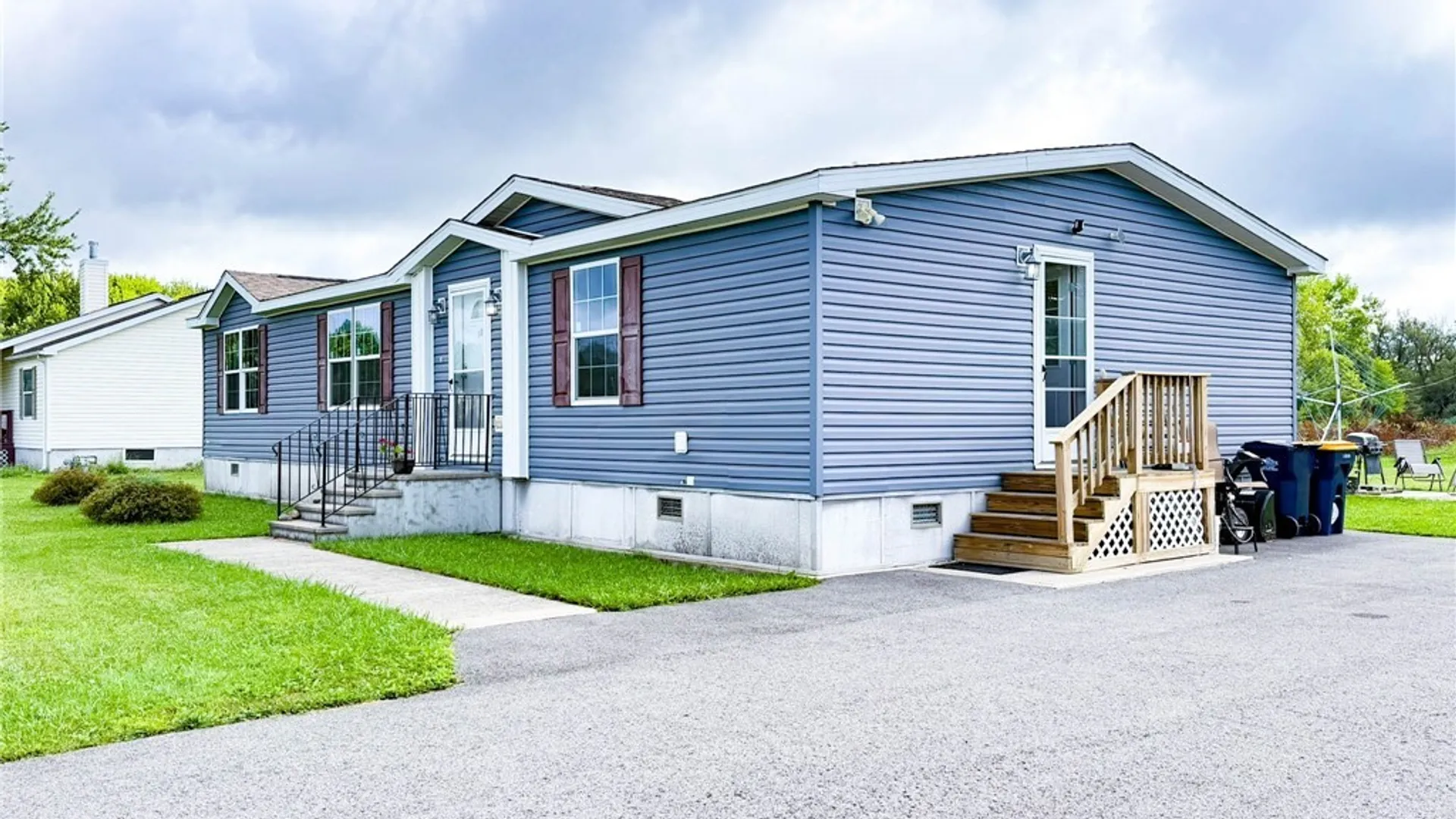 Property at 13 Greentree Boulevard, Westmoreland, NY 13440 3