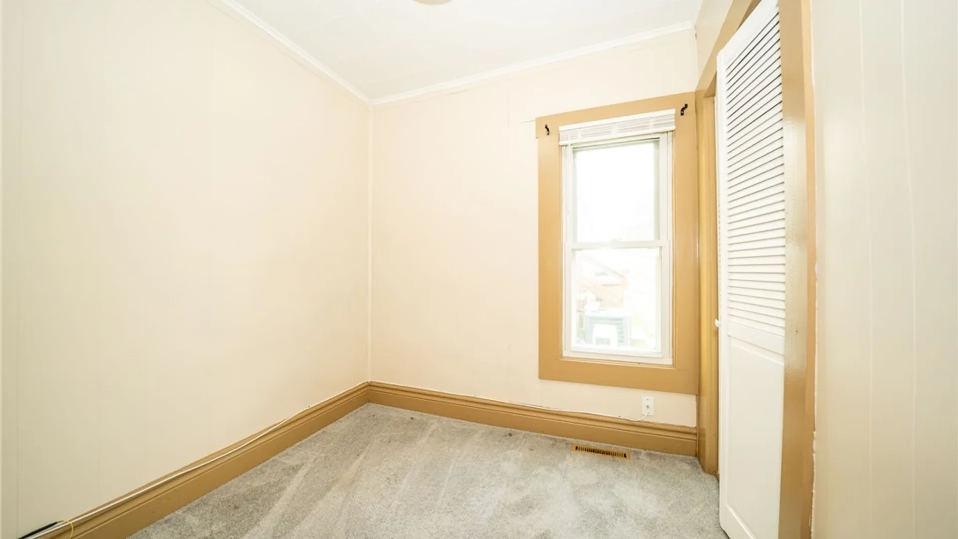 Property at 84 Chapel Avenue, Cheektowaga, NY 14225 22