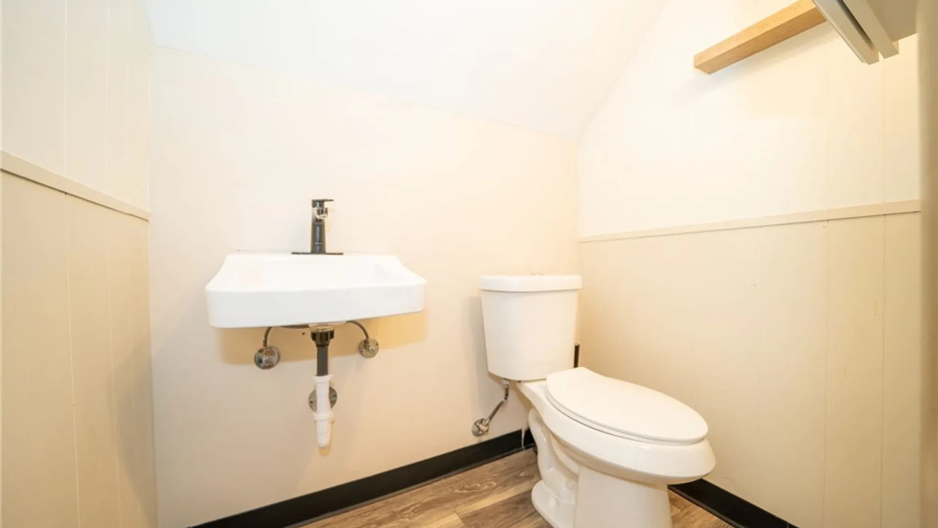 Property at 84 Chapel Avenue, Cheektowaga, NY 14225 29