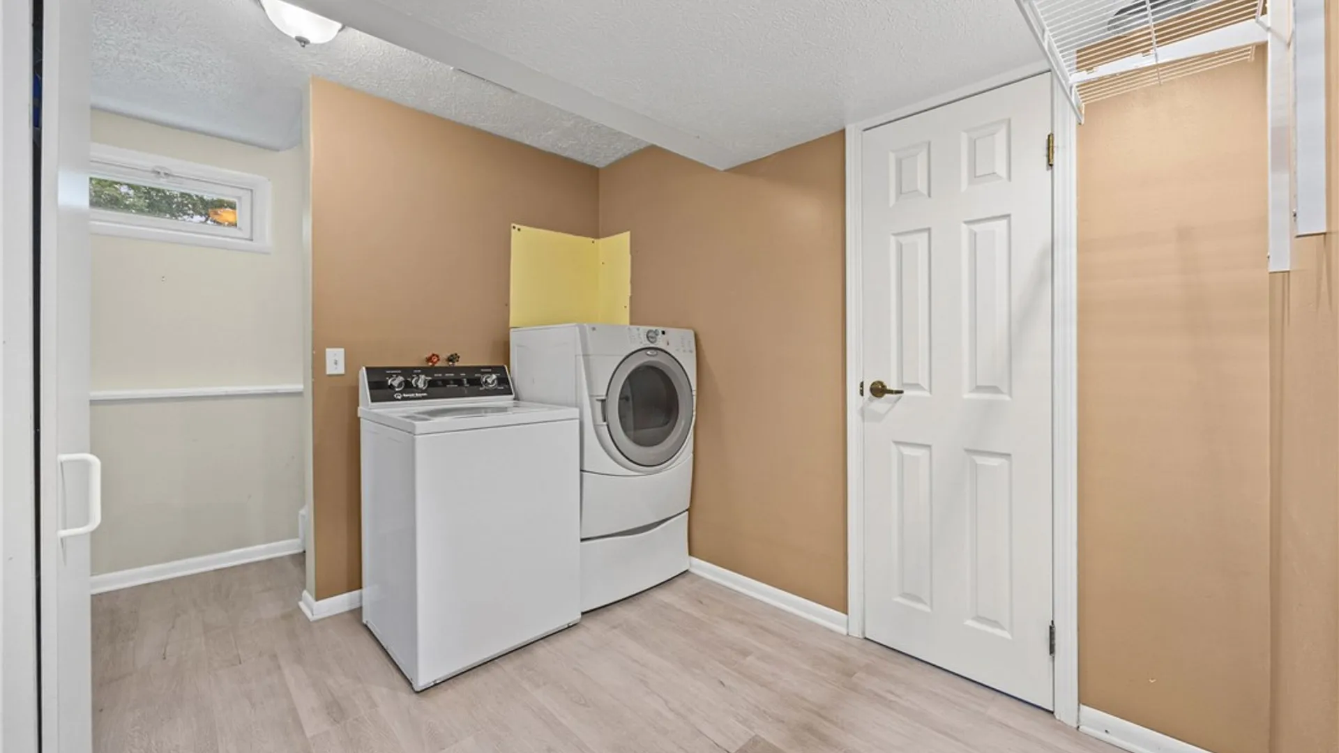 Property at 9 Chiswick Circle, Chili, NY 14624 42