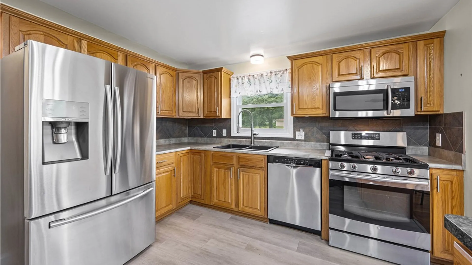 Property at 9 Chiswick Circle, Chili, NY 14624 9