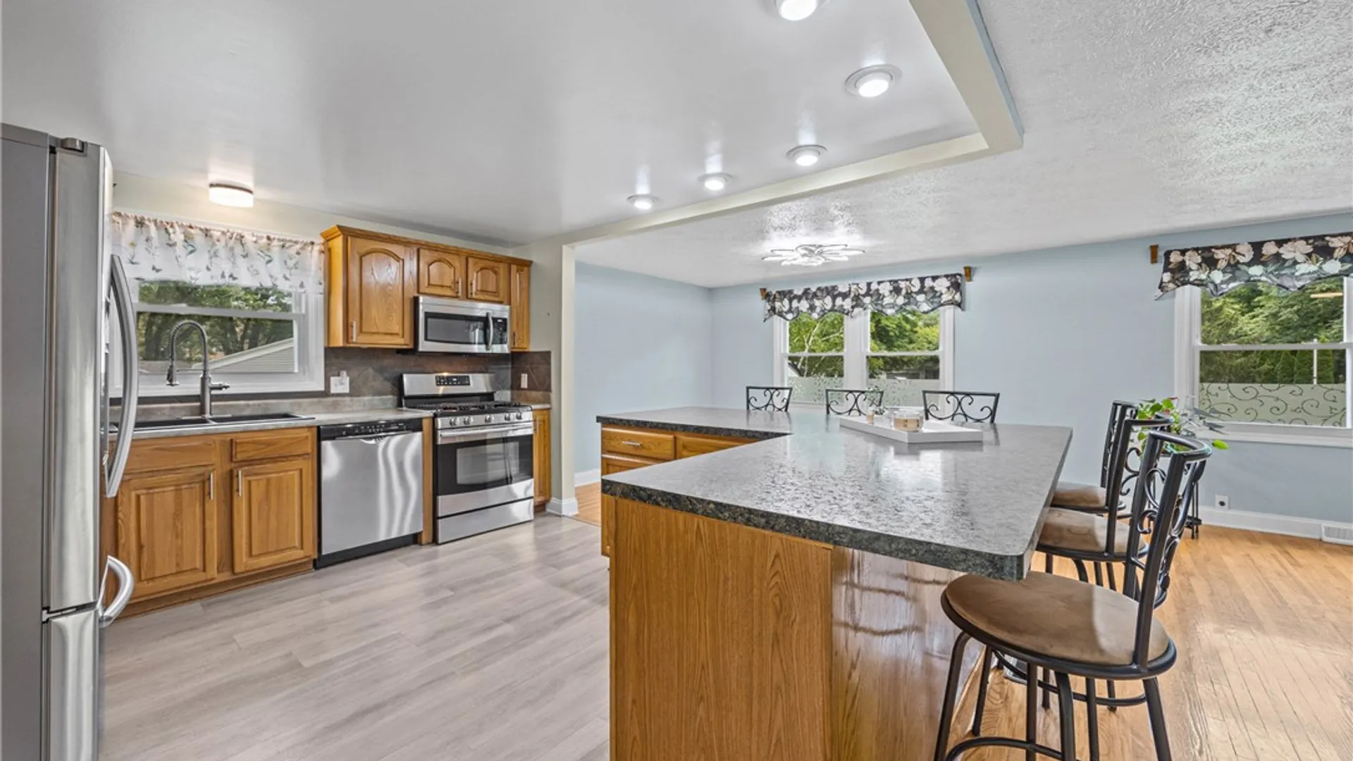 Property at 9 Chiswick Circle, Chili, NY 14624 11