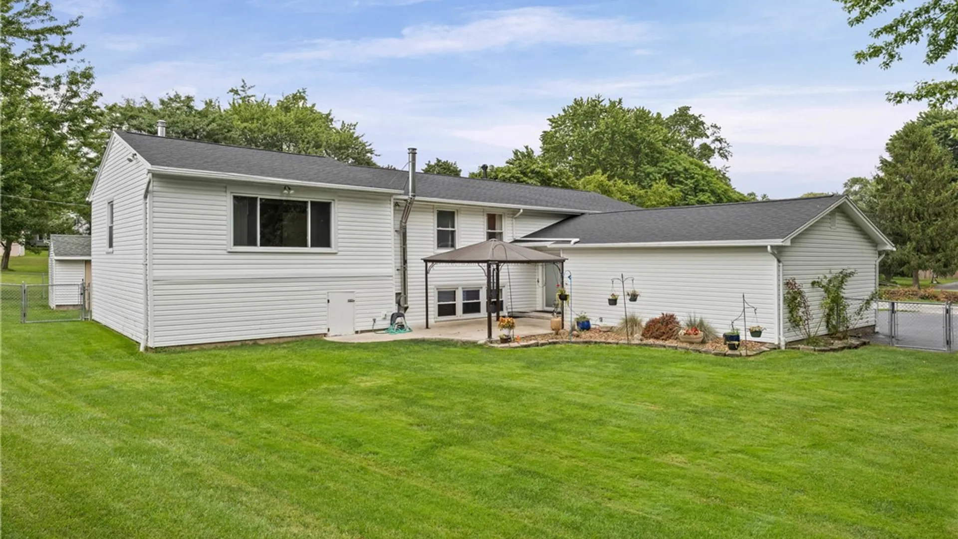 Property at 9 Chiswick Circle, Chili, NY 14624 46