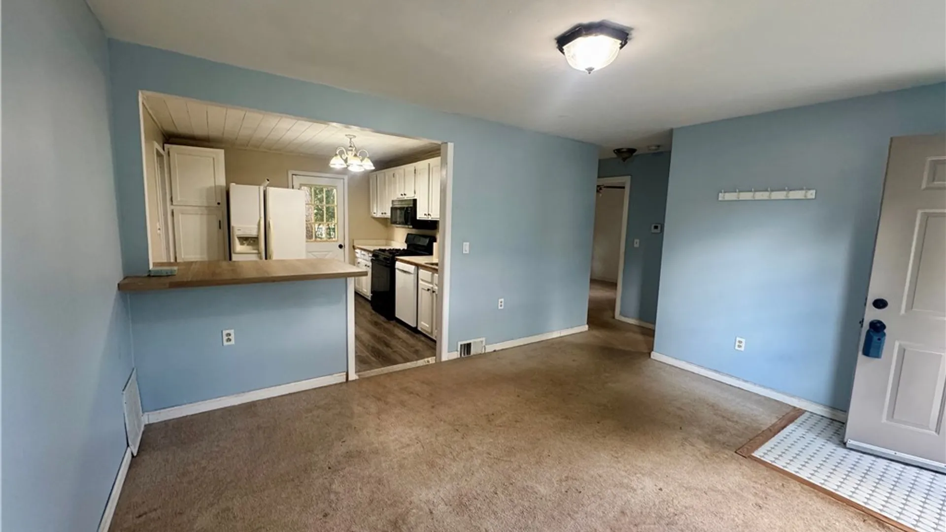 Property at 203 Anita Avenue, Salina, NY 13088 5