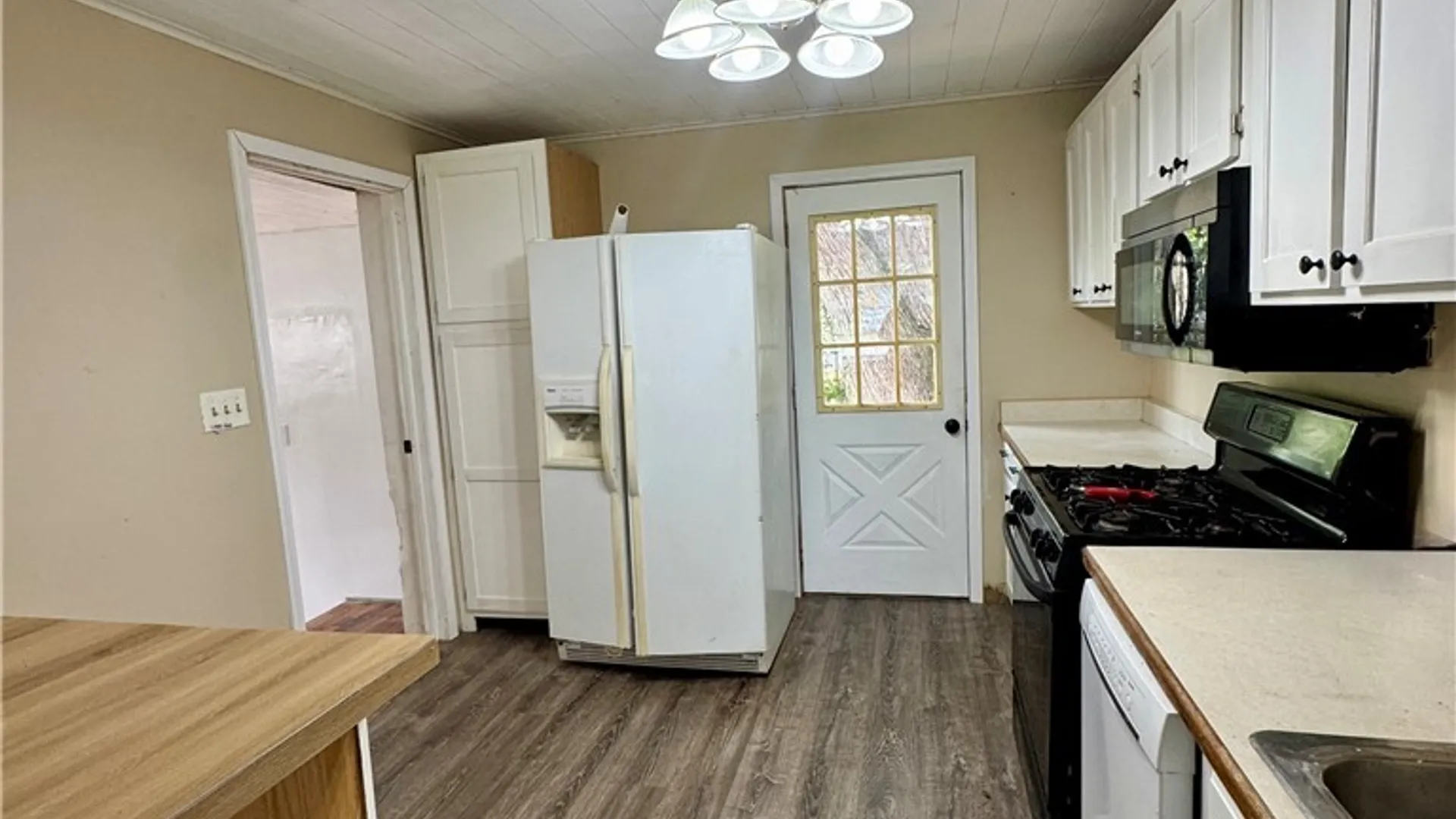 Property at 203 Anita Avenue, Salina, NY 13088 6