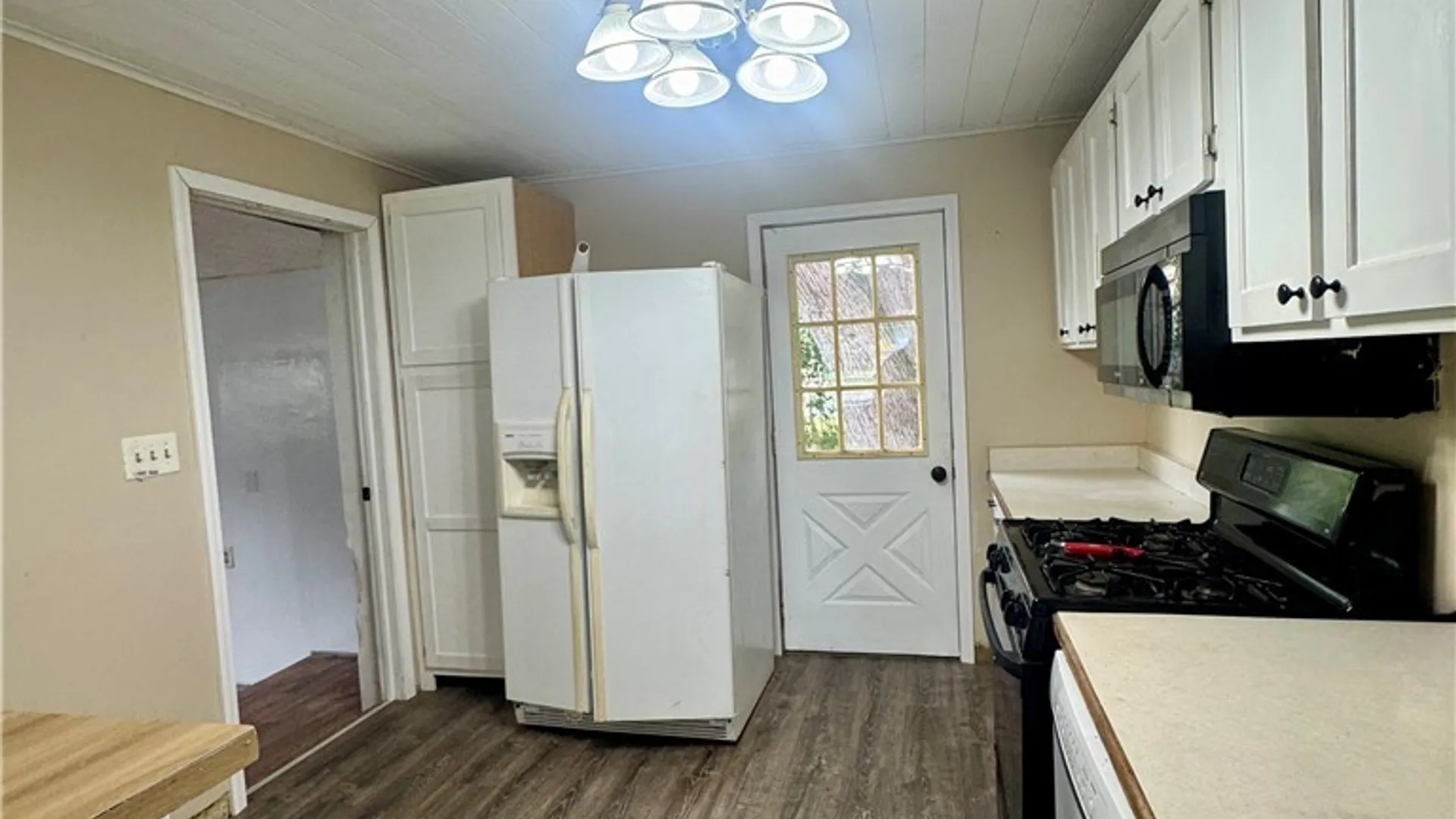 Property at 203 Anita Avenue, Salina, NY 13088 9