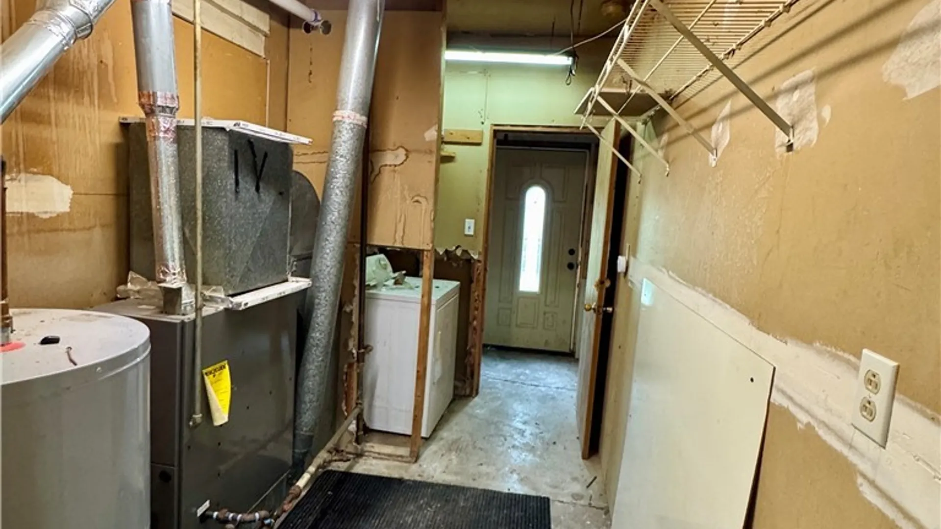 Property at 203 Anita Avenue, Salina, NY 13088 17