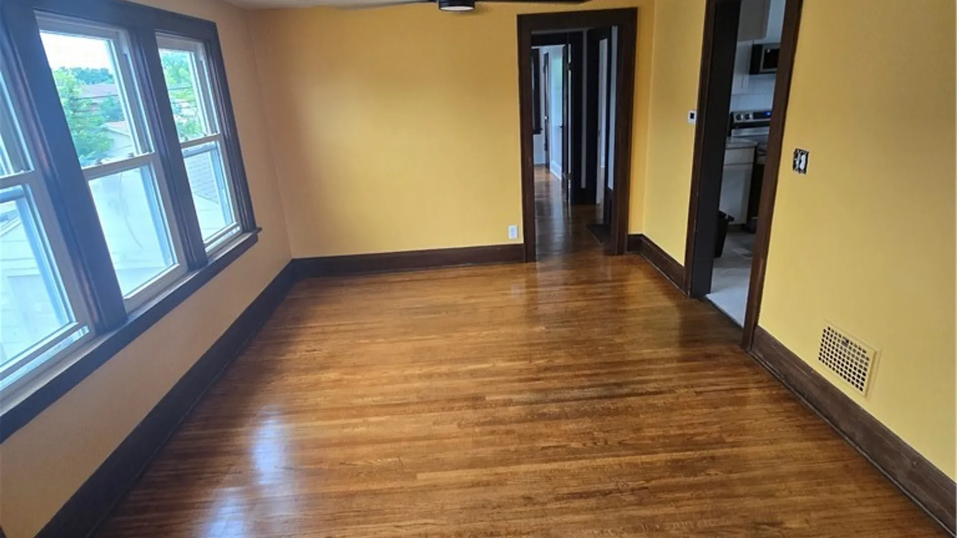 Property at 87 Eiseman Avenue, Tonawanda, NY 14217 10