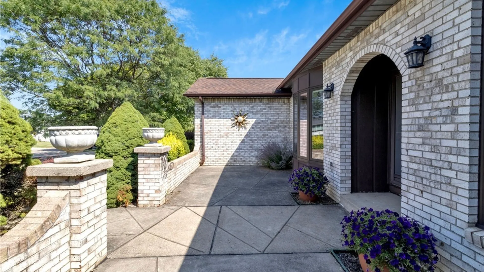 Property at 111 Windmill Road, West Seneca, NY 14218 5