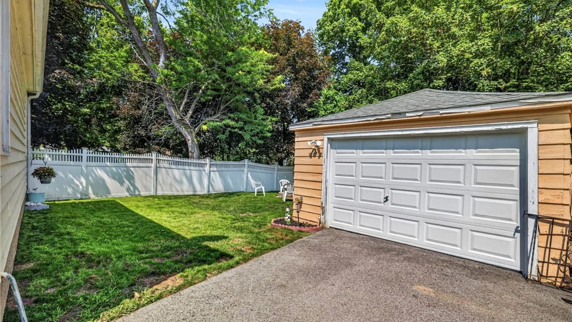 Property at 927 88th Street, Niagara Falls, NY 14304 25