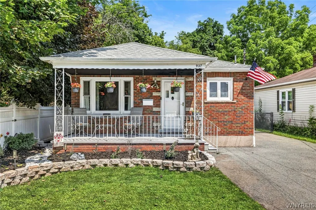 Property at 927 88th Street, Niagara Falls, NY 14304