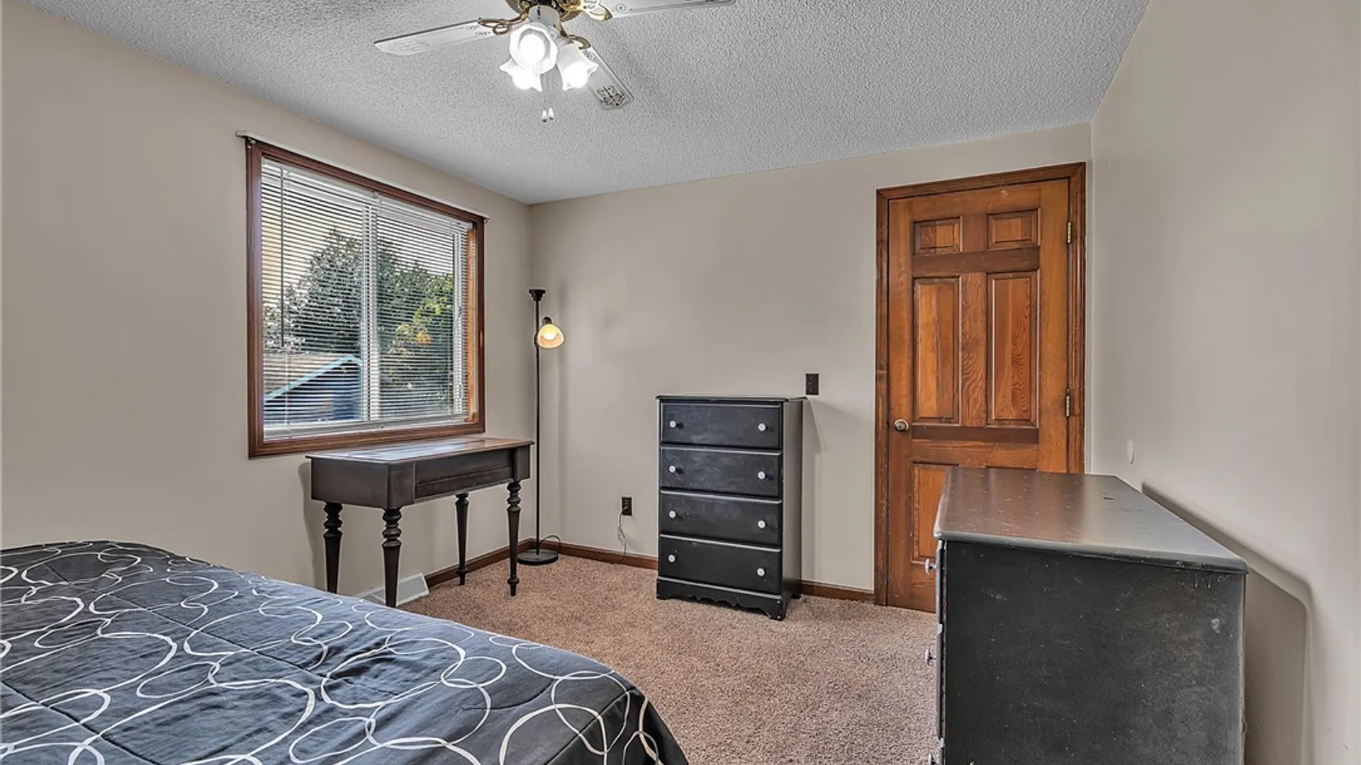 Property at 239 Seneca Creek Road, West Seneca, NY 14224 44