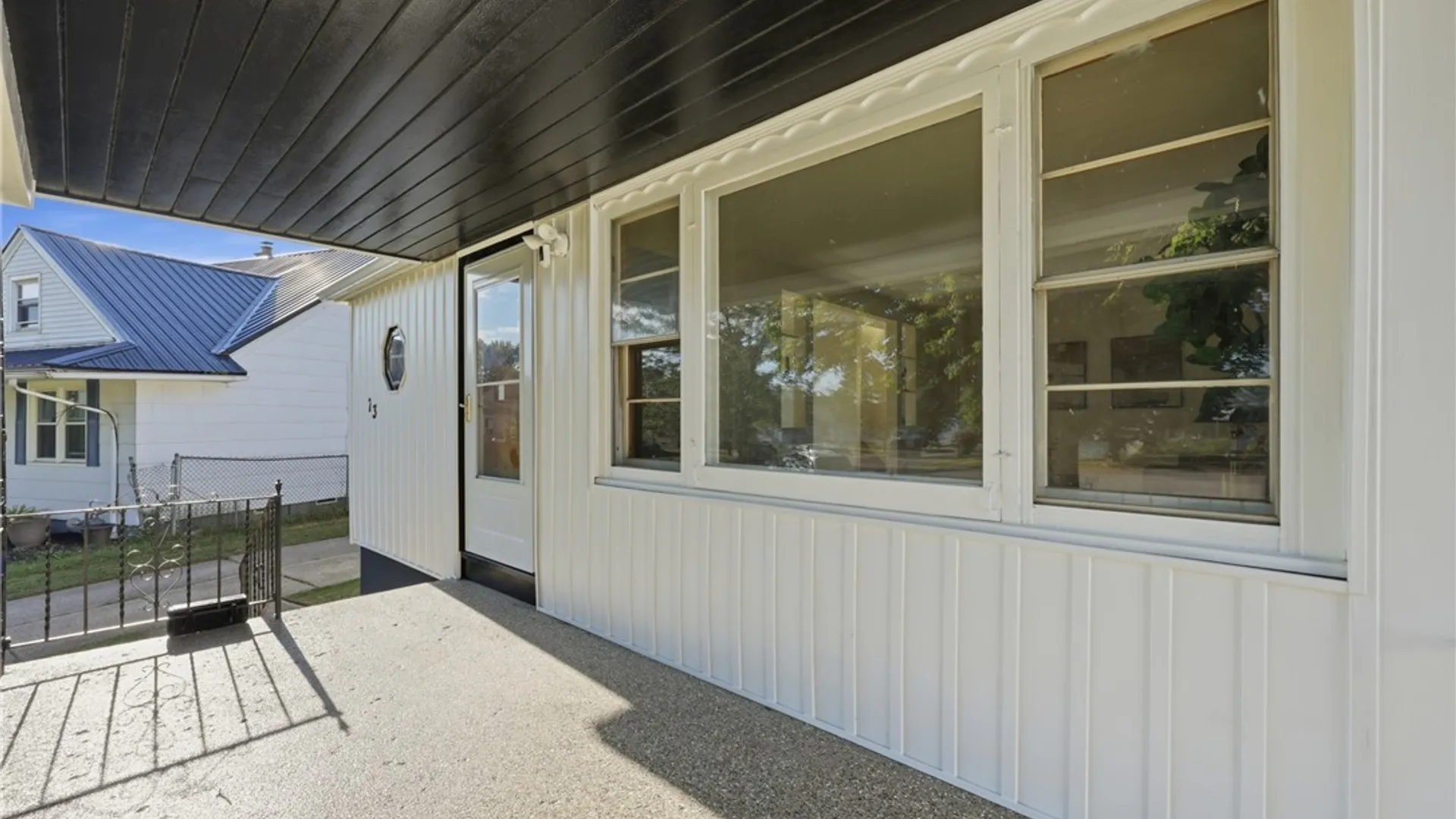 Property at 73 Susan Lane, Buffalo, NY 14220 4