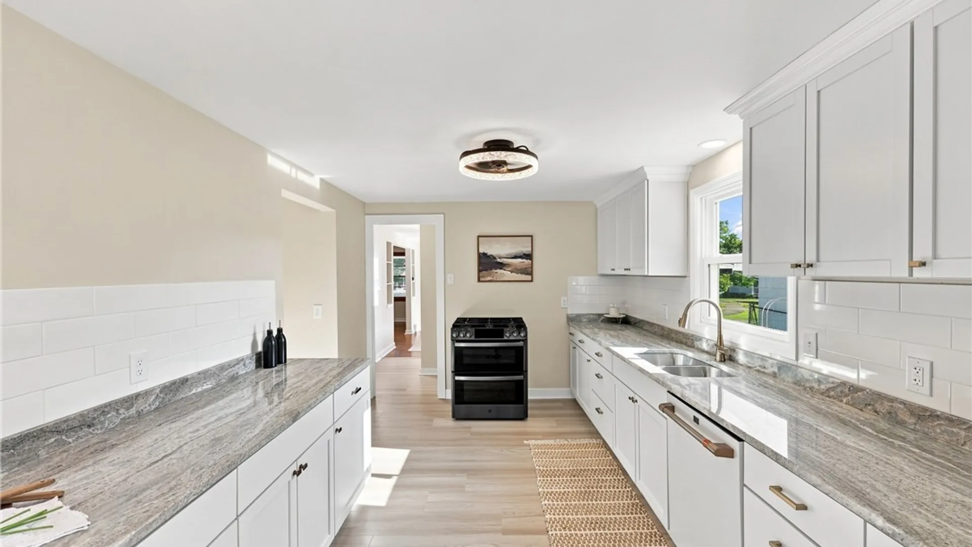 Property at 73 Susan Lane, Buffalo, NY 14220 12