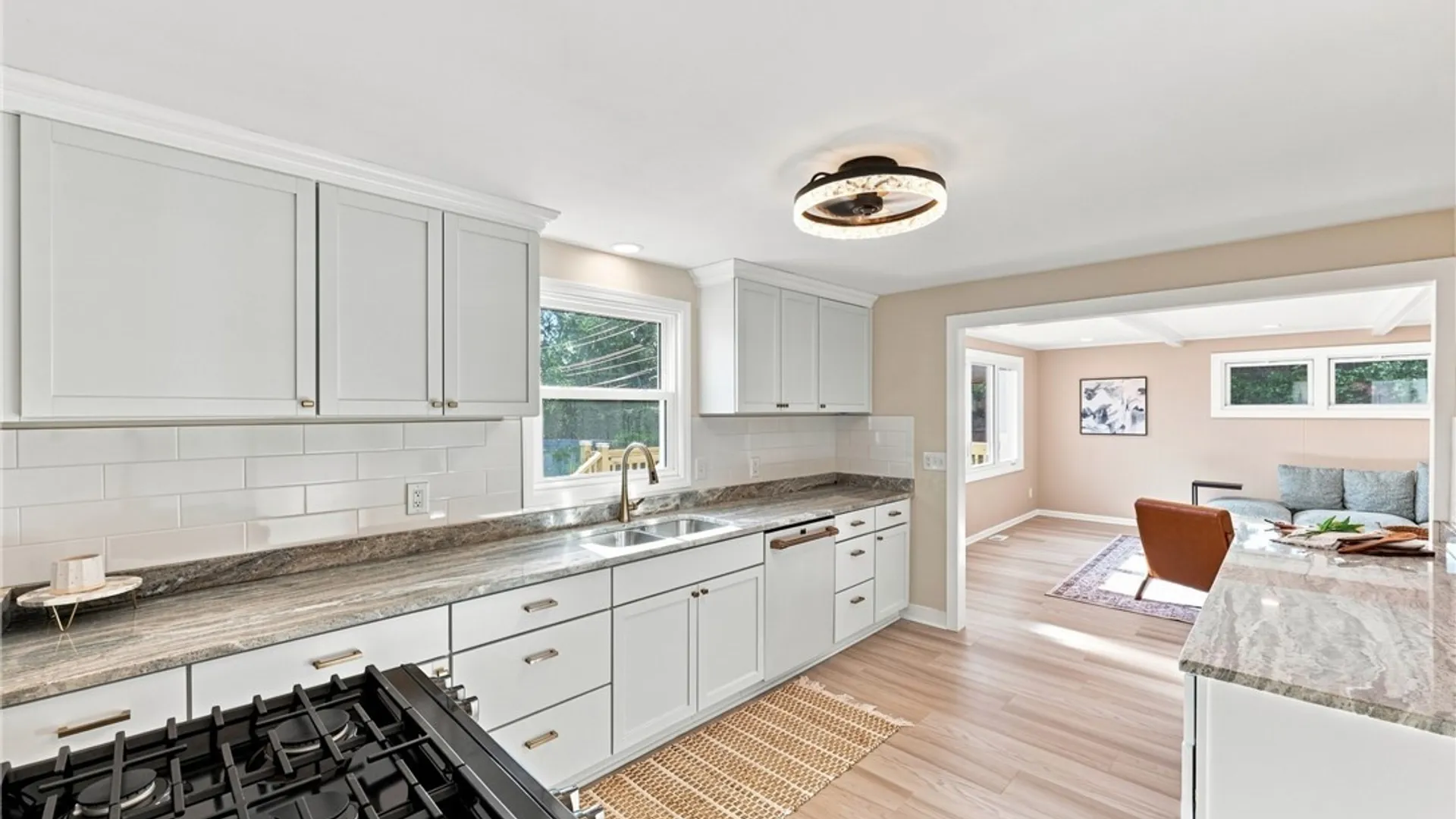 Property at 73 Susan Lane, Buffalo, NY 14220 13