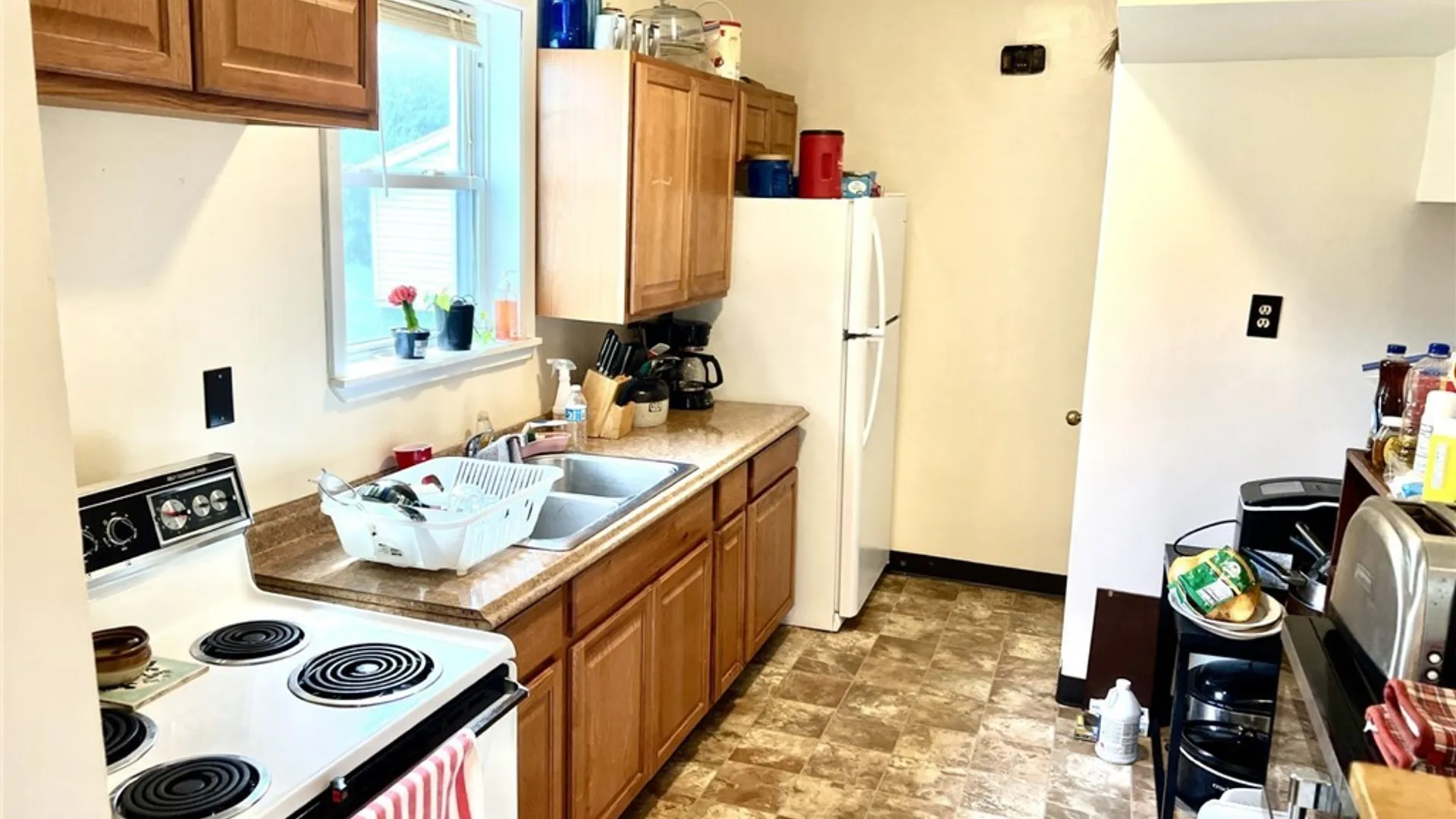 Property at 1511 Cleveland Avenue, Niagara Falls, NY 14305 5