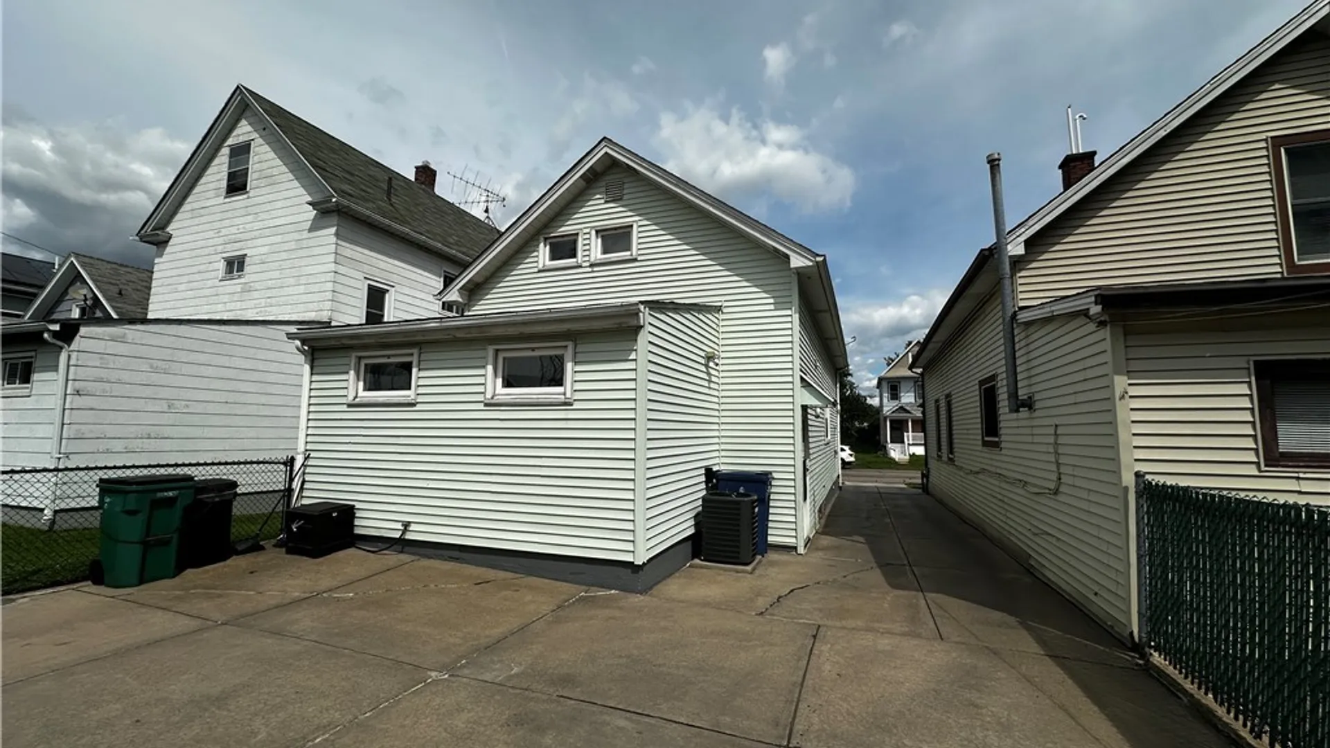 Property at 470 N Ogden Street, Buffalo, NY 14212 4